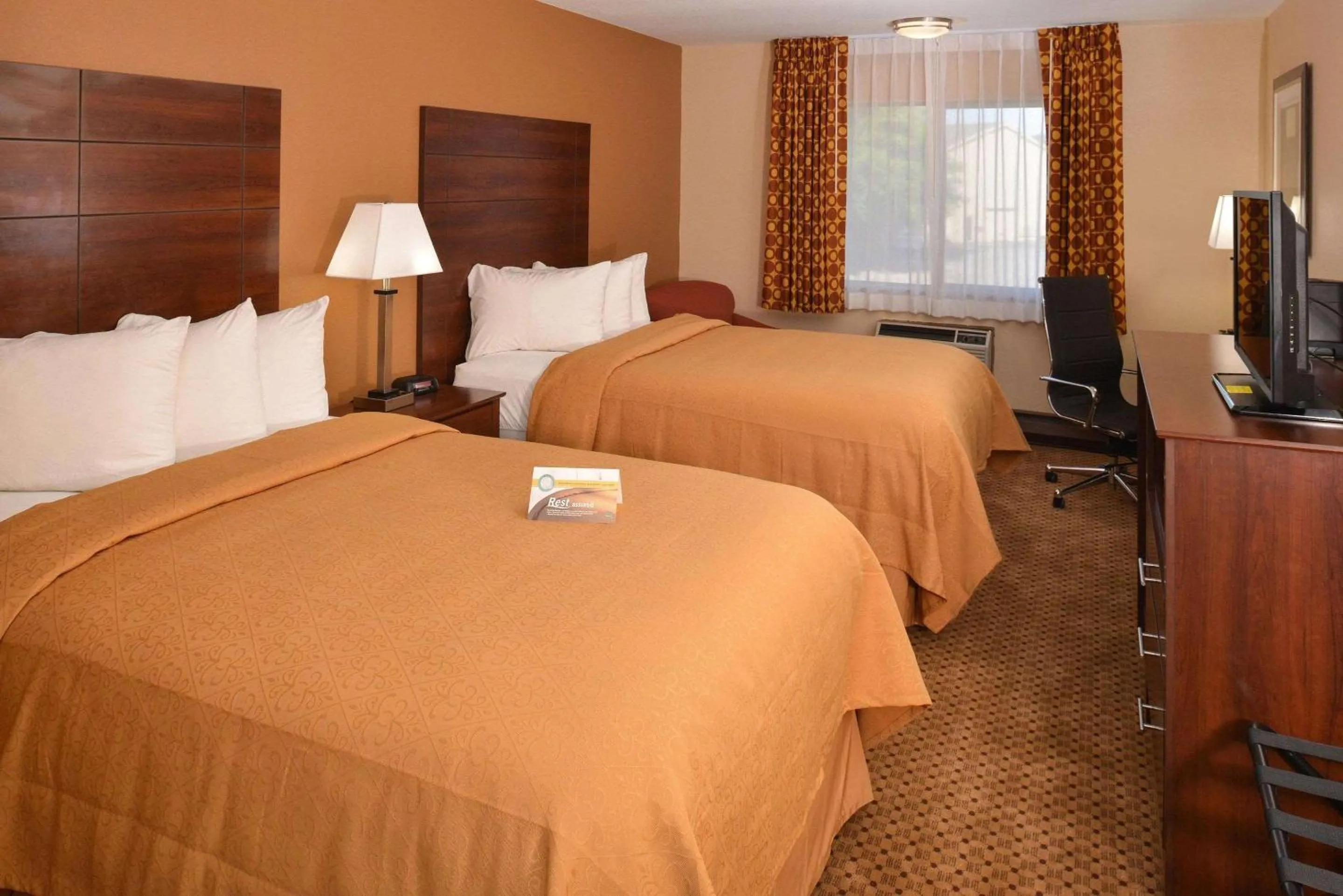 Photo of the whole room in Quality Inn Appleton