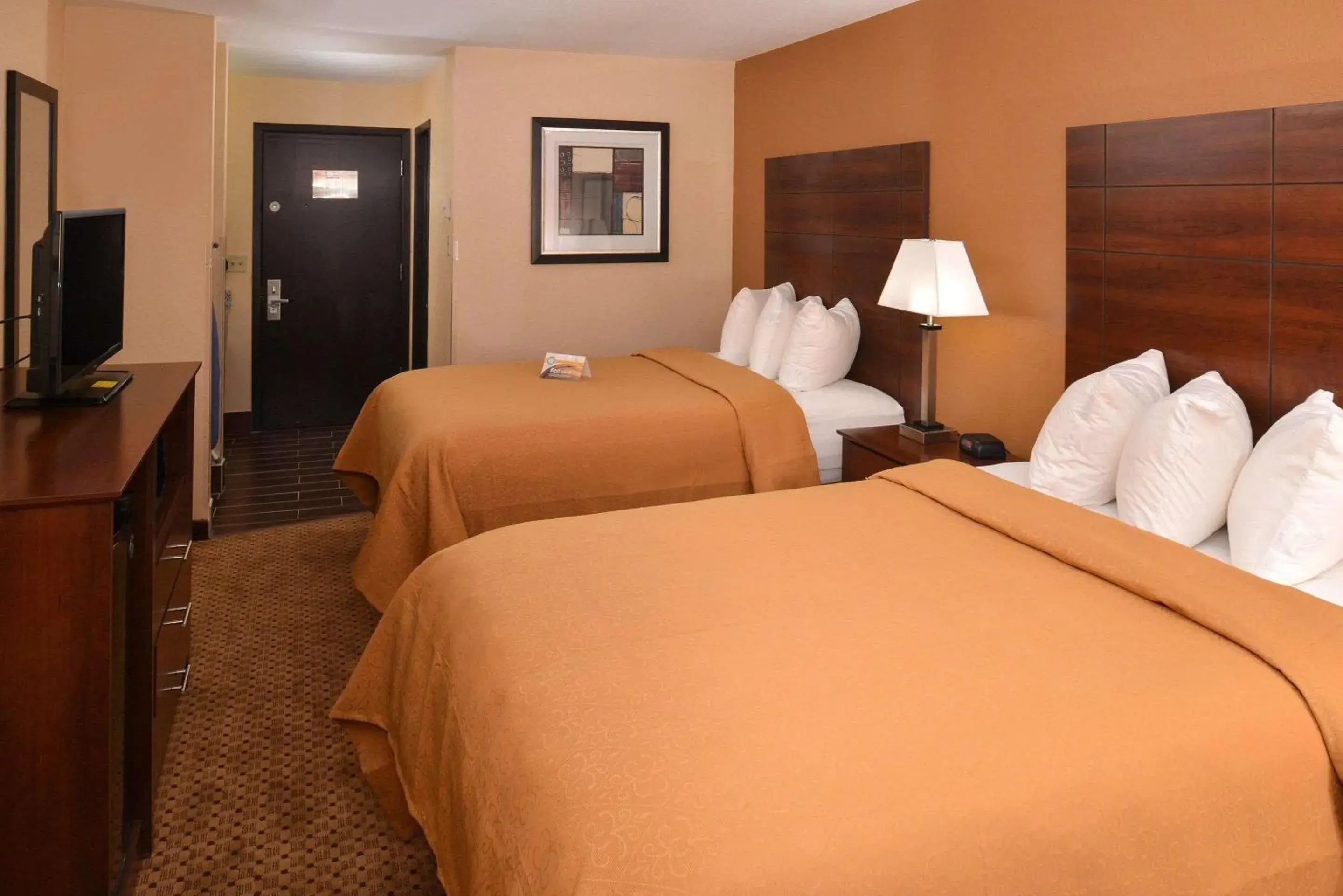 Photo of the whole room, Bed in Quality Inn Appleton West Photo of the whole room, Bed in Quality Inn Appleton West