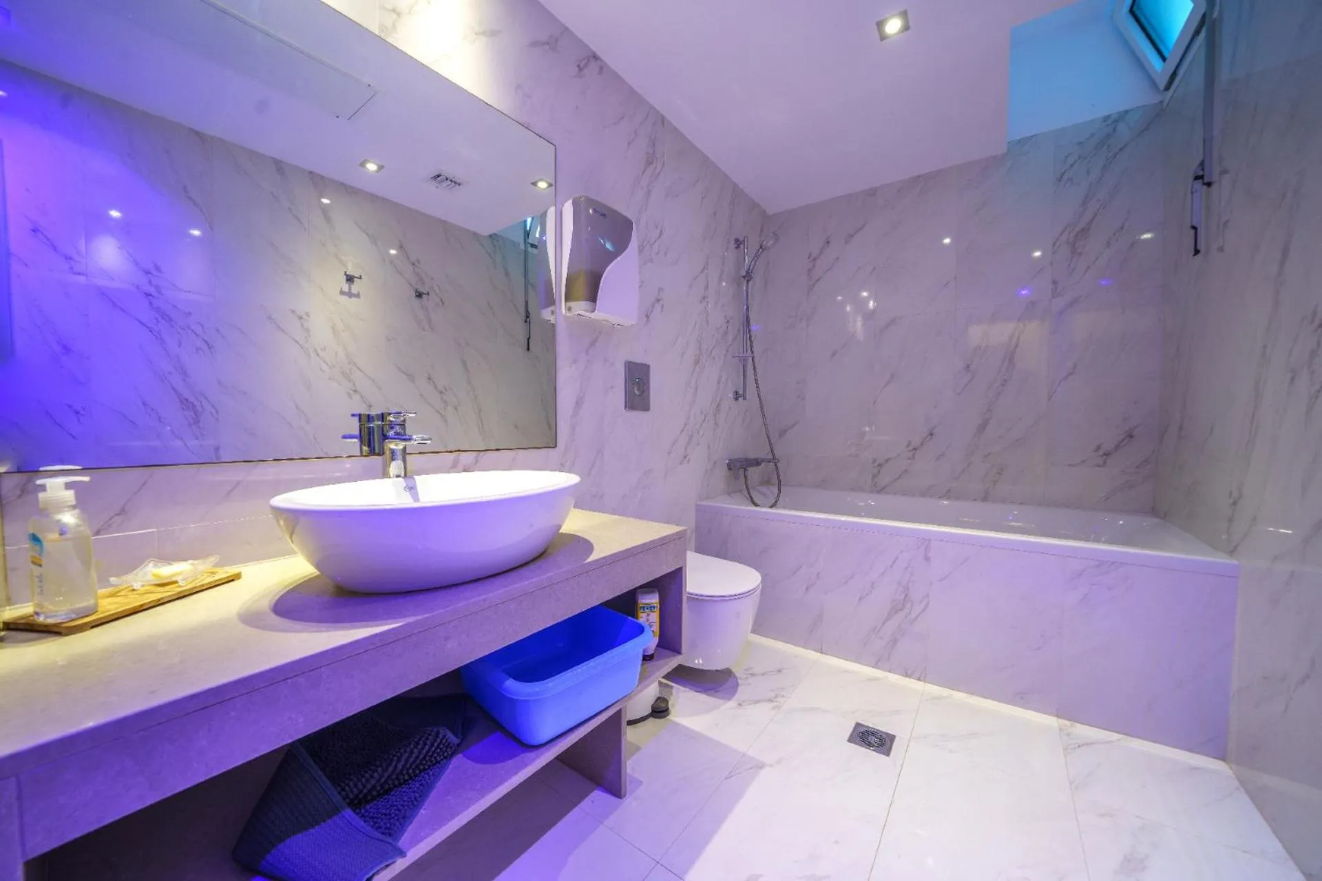 Bathroom in Elysian Suites