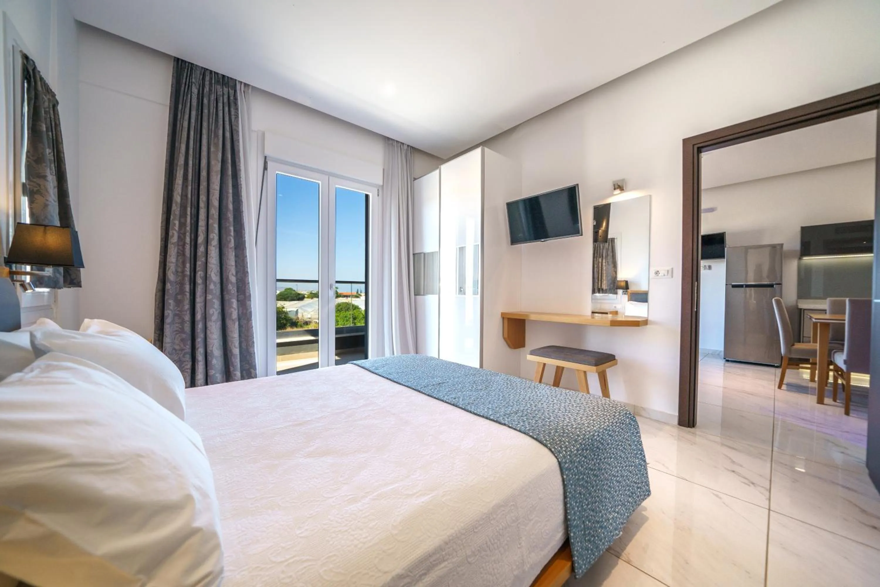 Bedroom, Bed in Elysian Suites