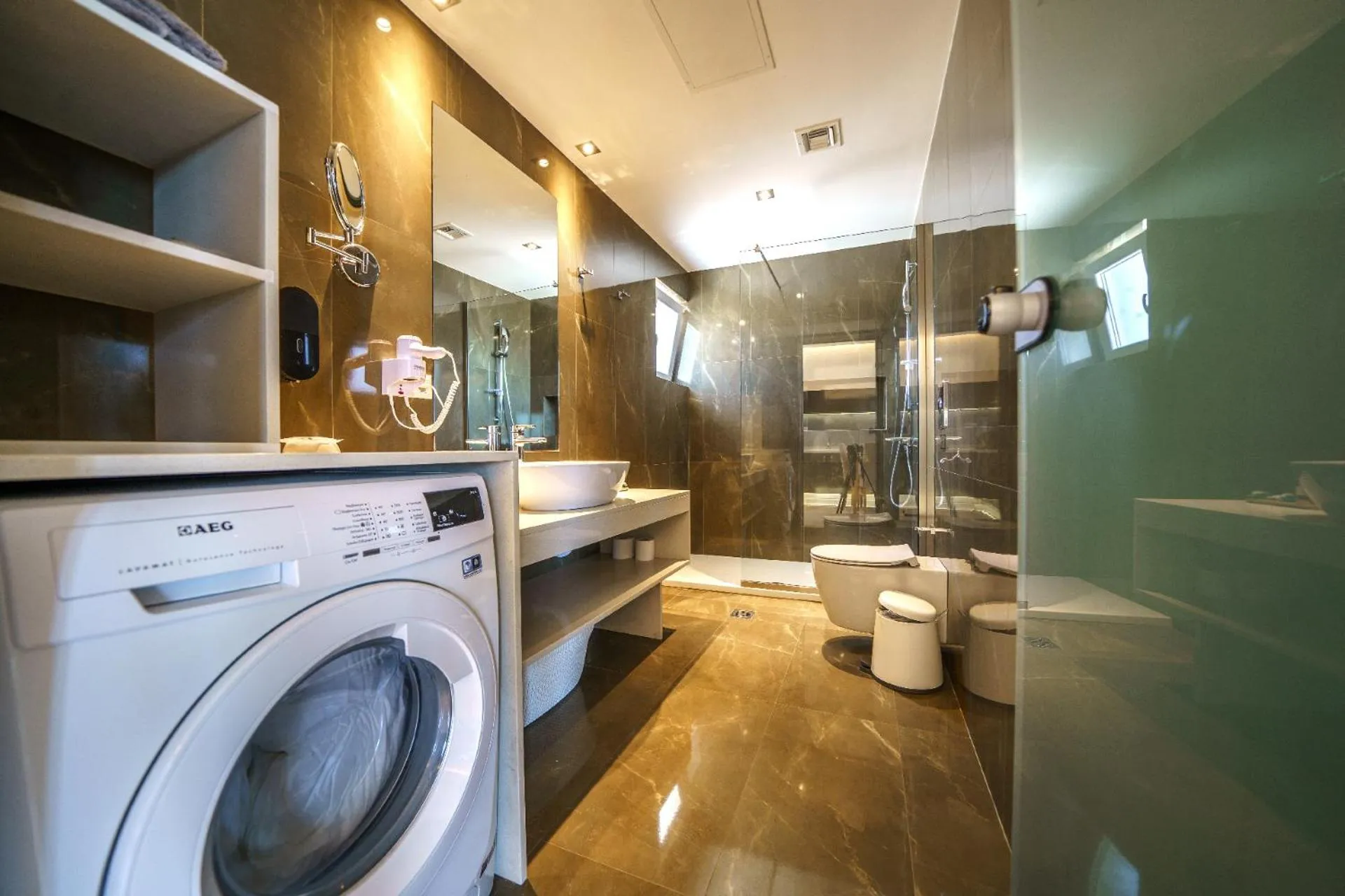 Shower in Elysian Suites