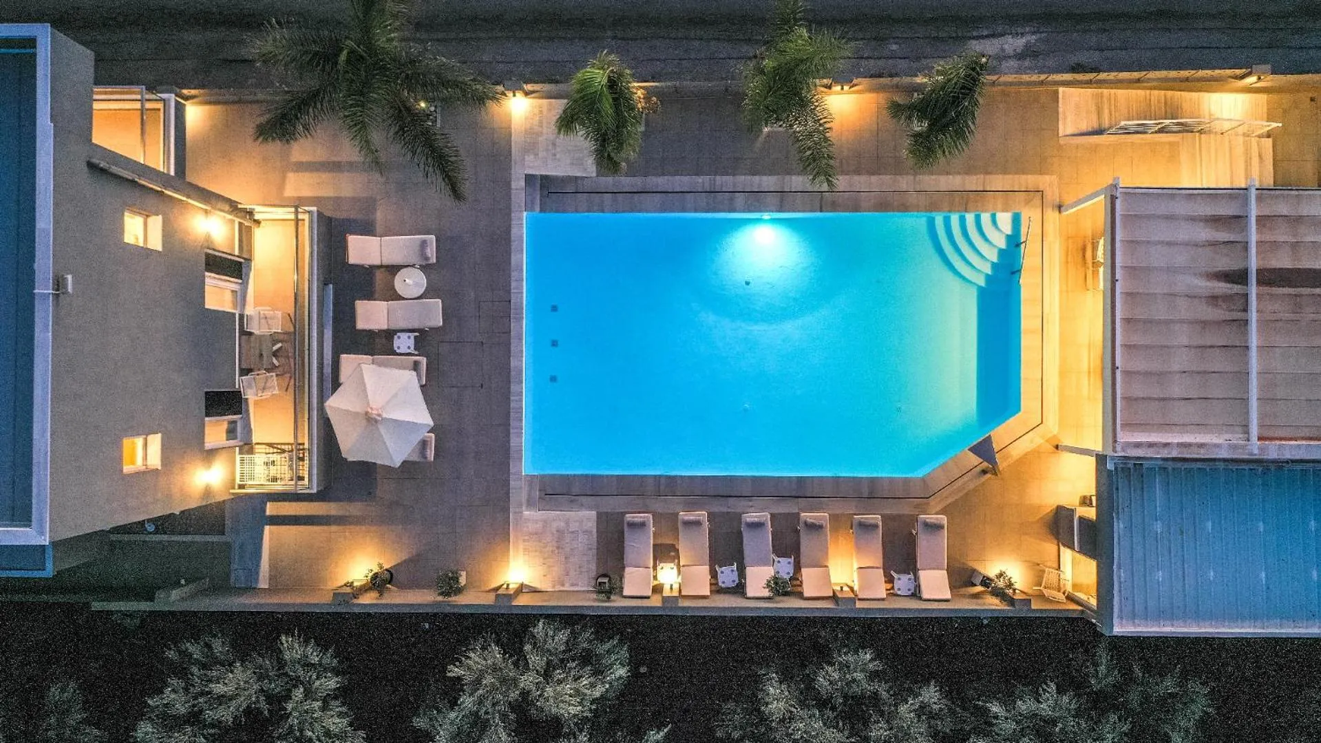 Swimming pool in Elysian Suites