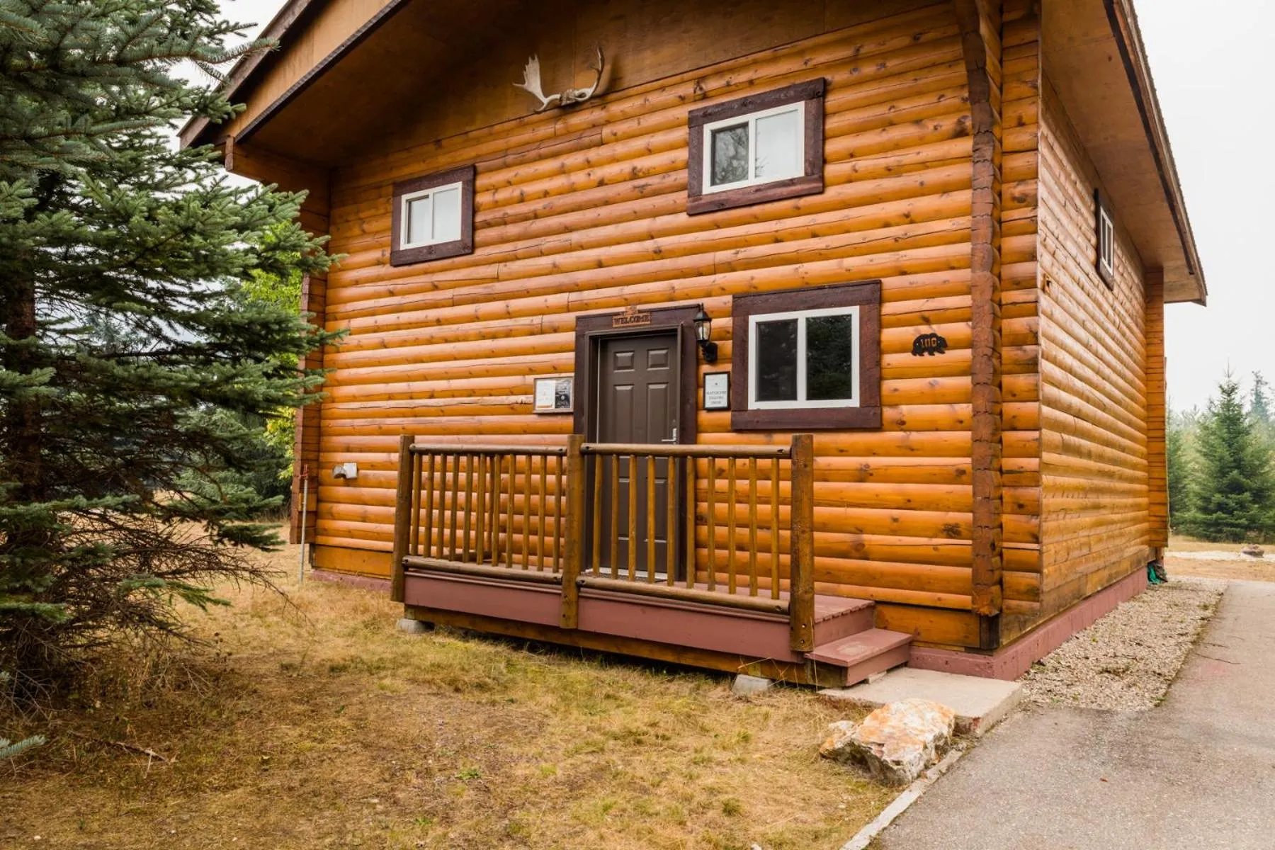 Glacier House Hotel & Resort