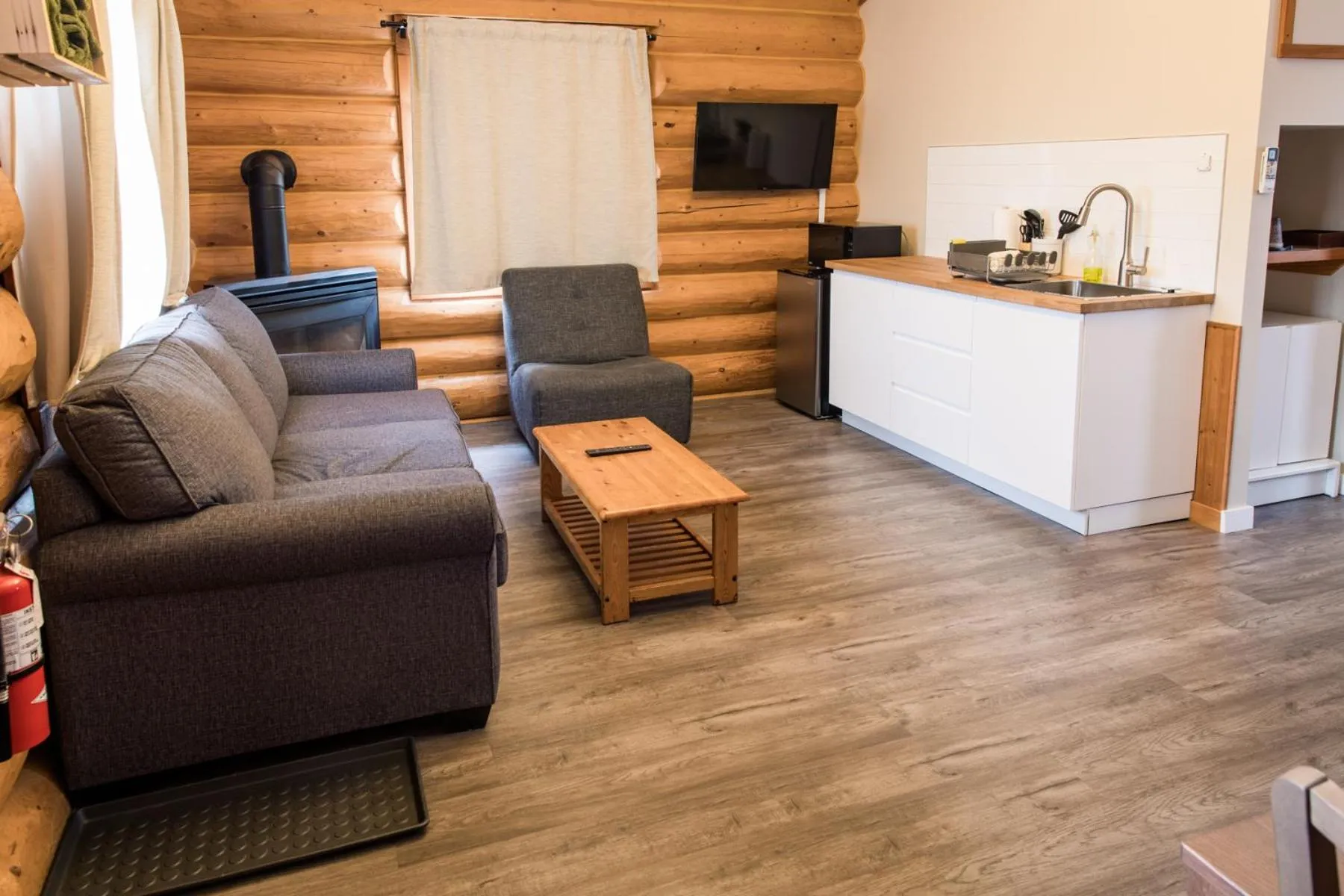 Glacier House Hotel & Resort