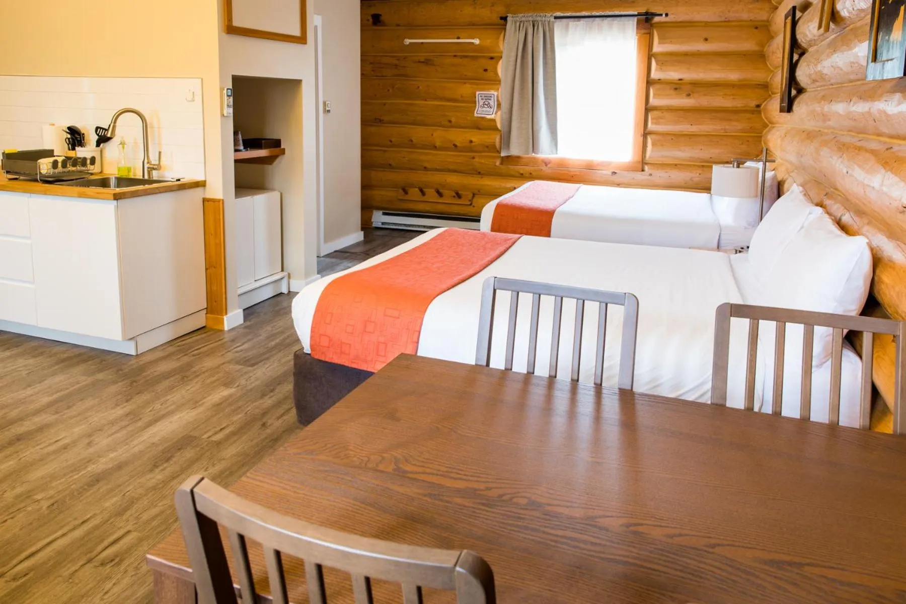 Bed in Glacier House Hotel & Resort