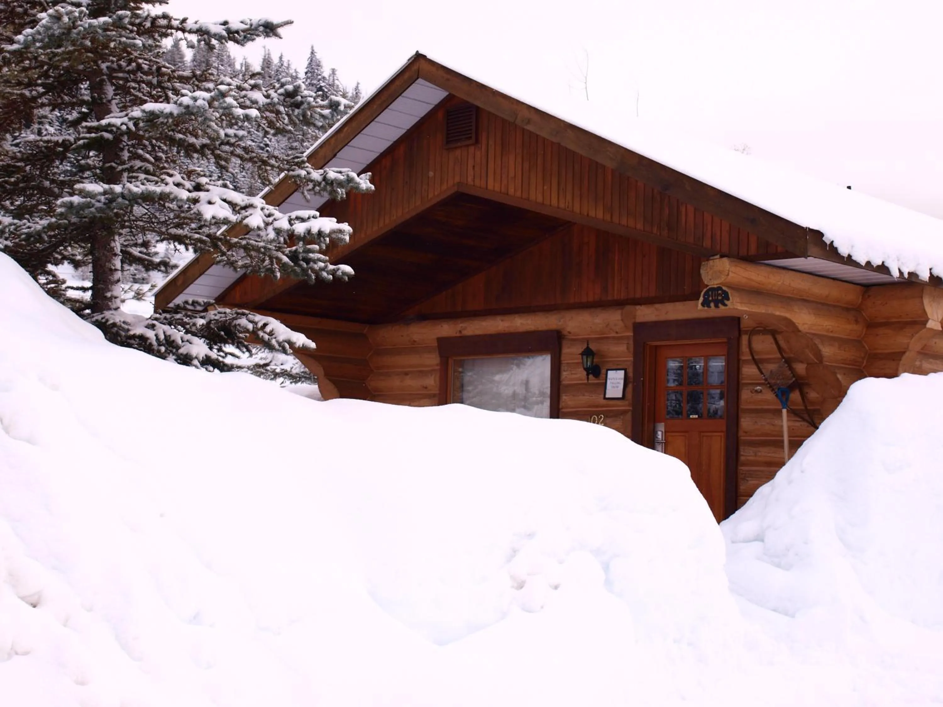 Property building in Glacier House Hotel & Resort