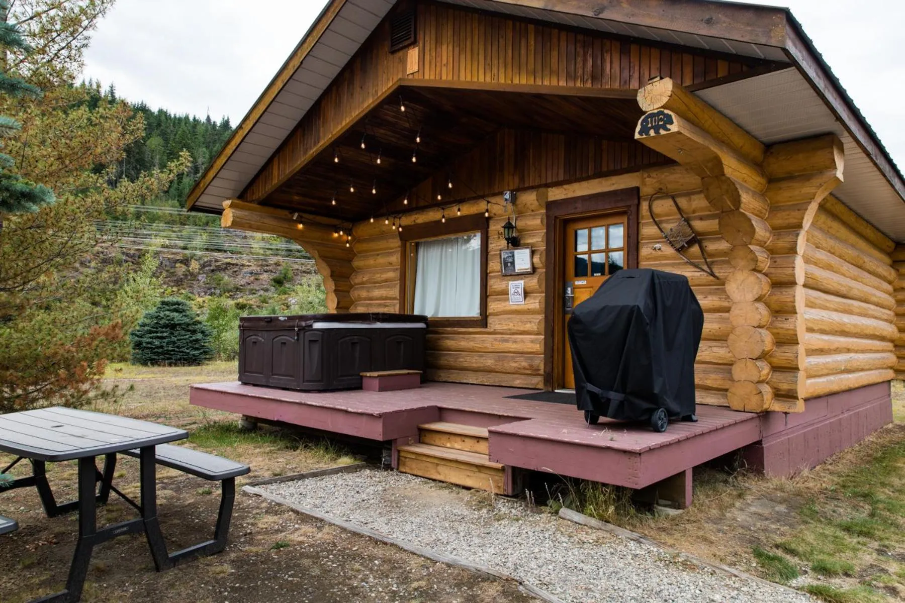 Glacier House Hotel & Resort