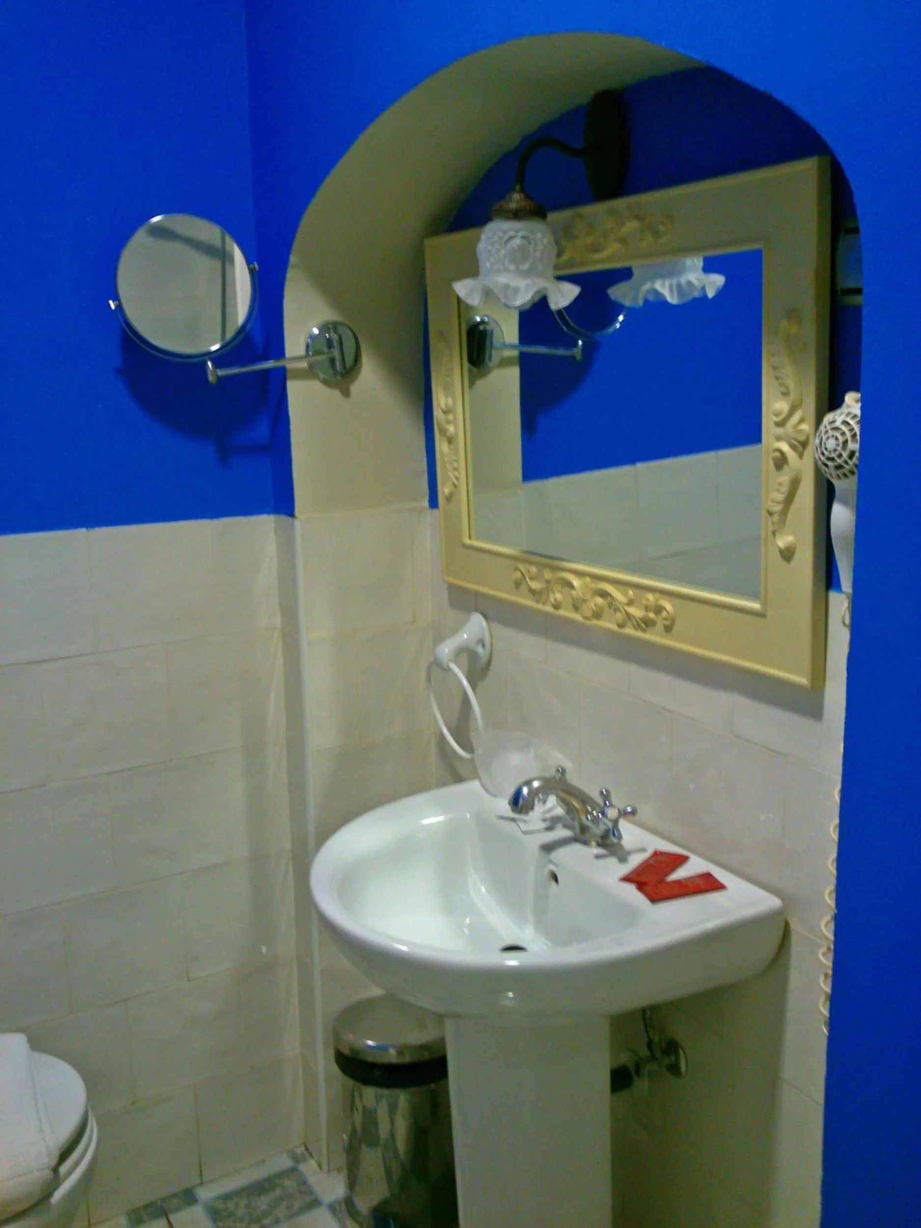 Toilet in Al Andalus Jerez