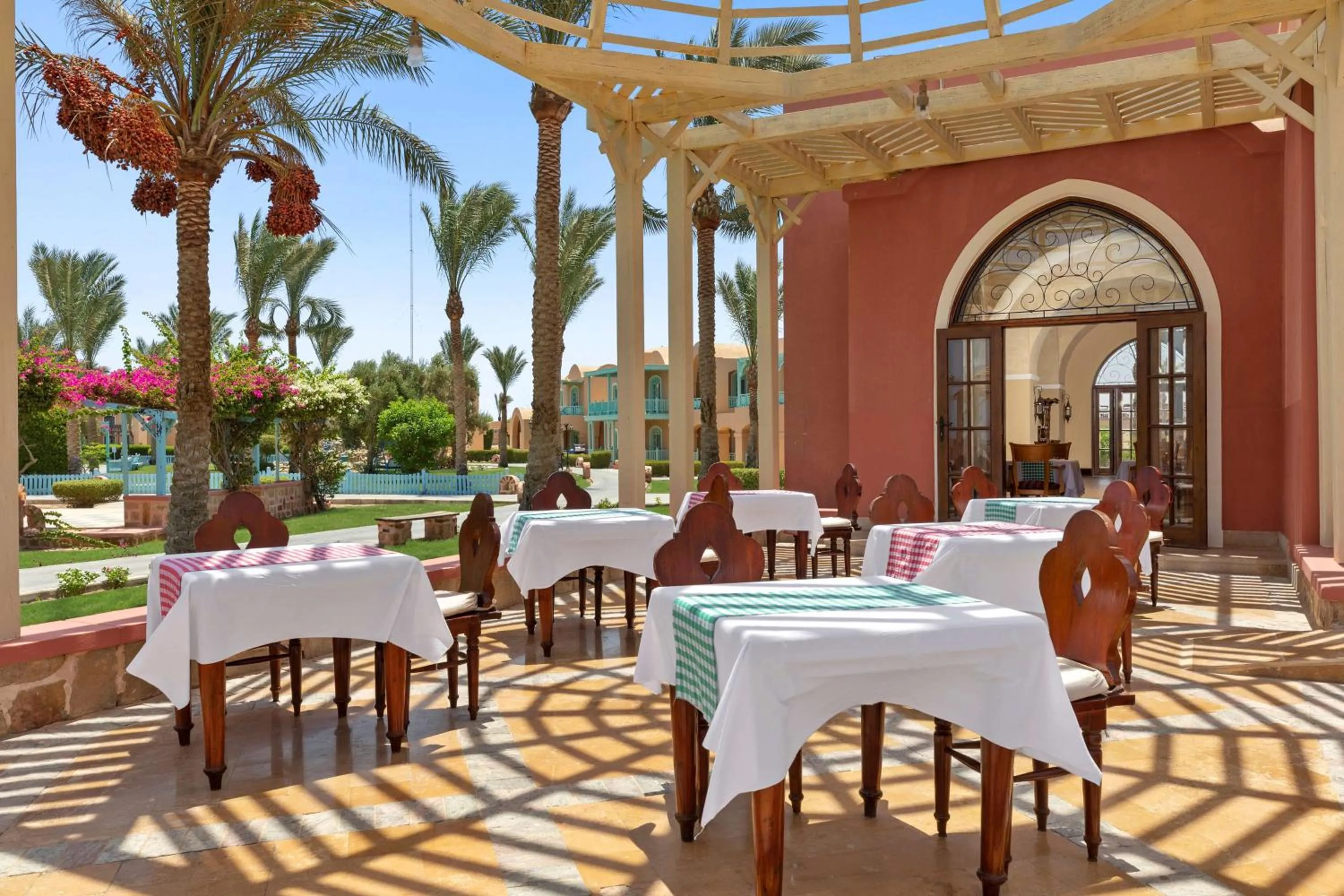 Lounge or bar in Radisson Blu Resort El Quseir