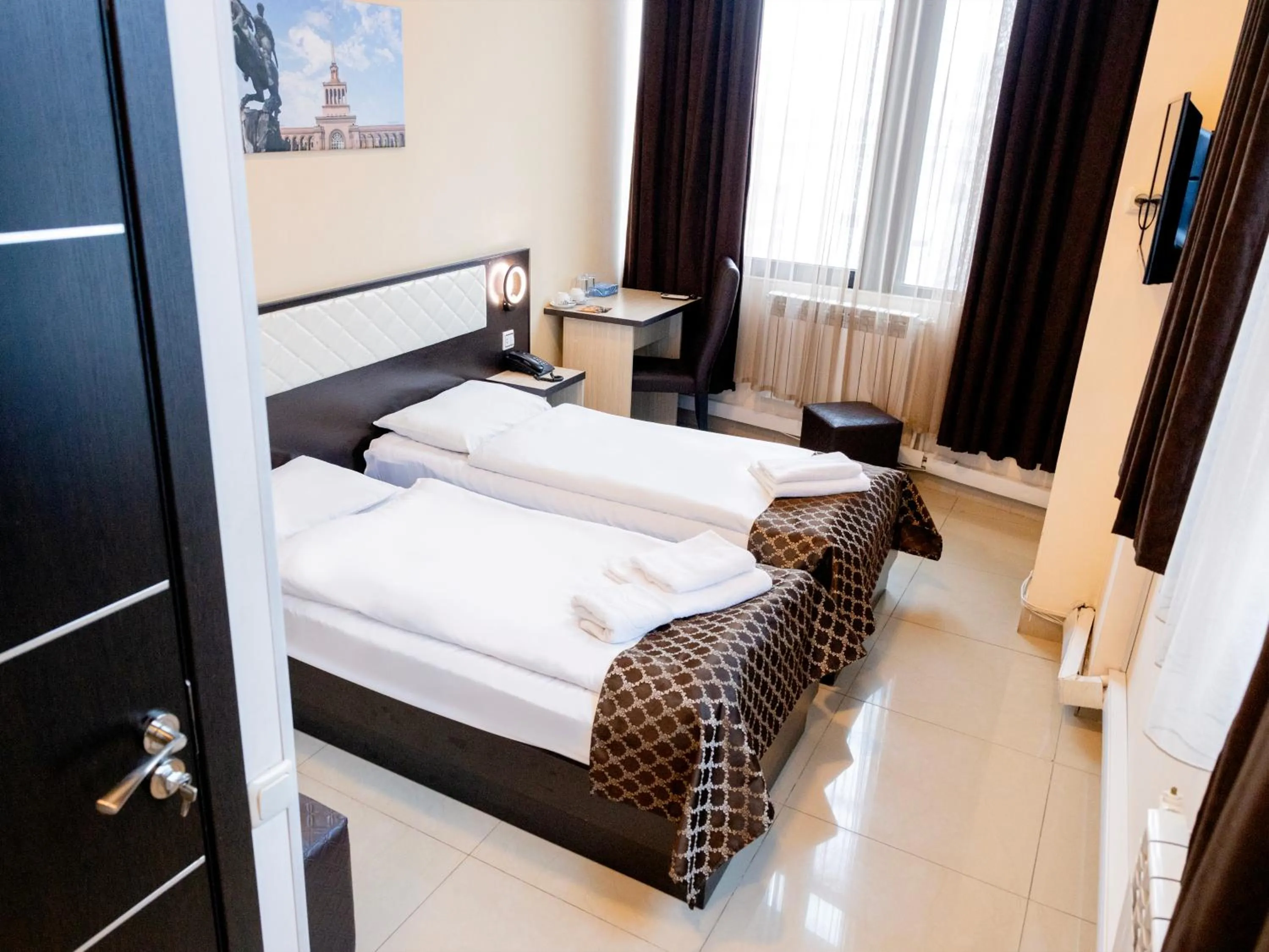 Photo of the whole room, Bed in Comfort Hotel