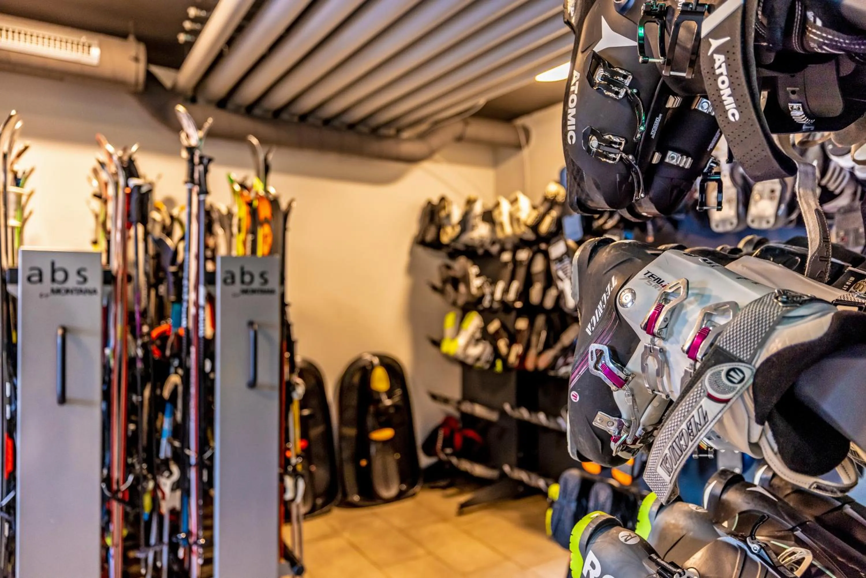 Ski School in Boutique Hotel Pellas