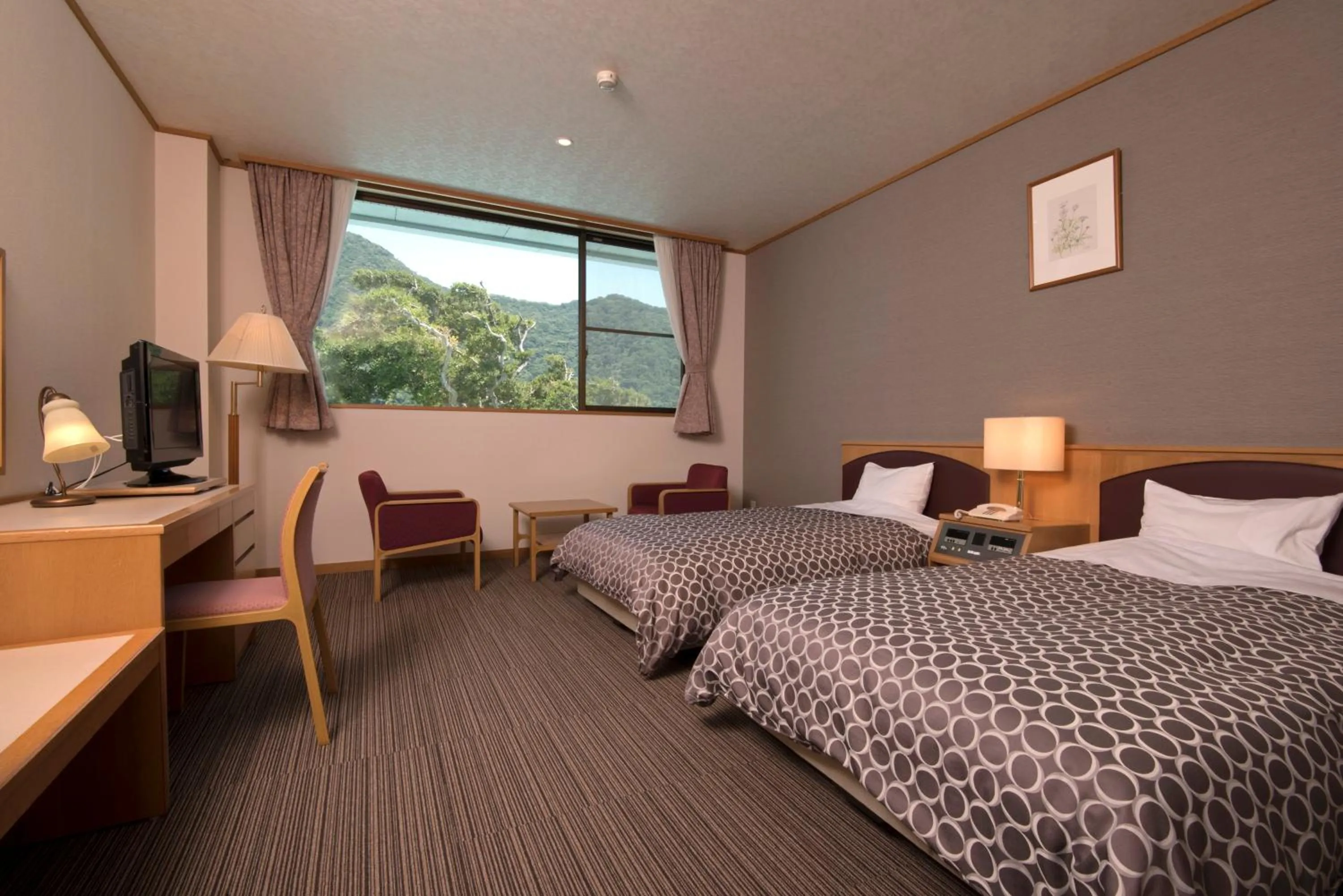 Photo of the whole room, Bed in KKR Numazu Hamayu