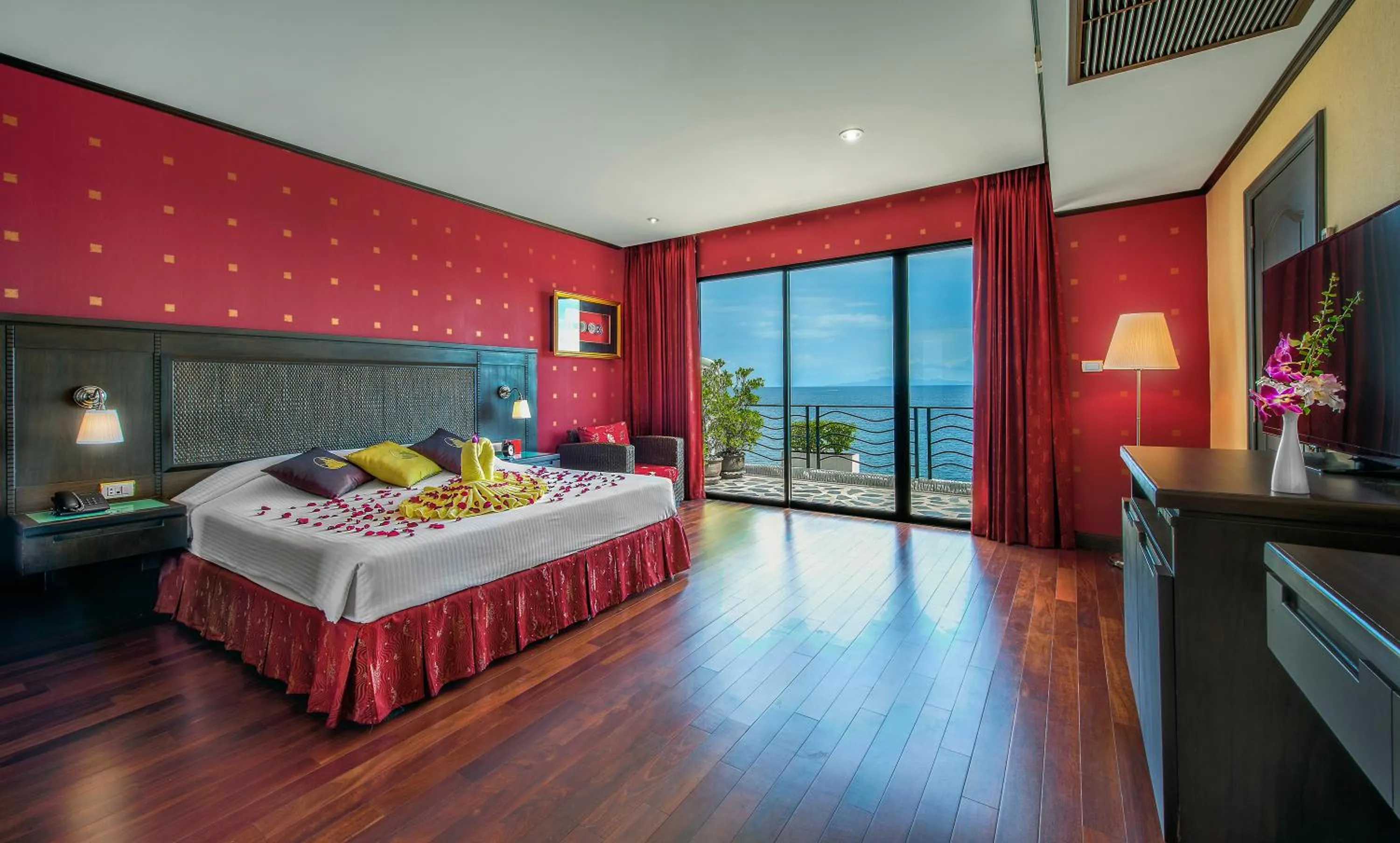 Photo of the whole room, Bed in Jamahkiri Dive Resort & Spa