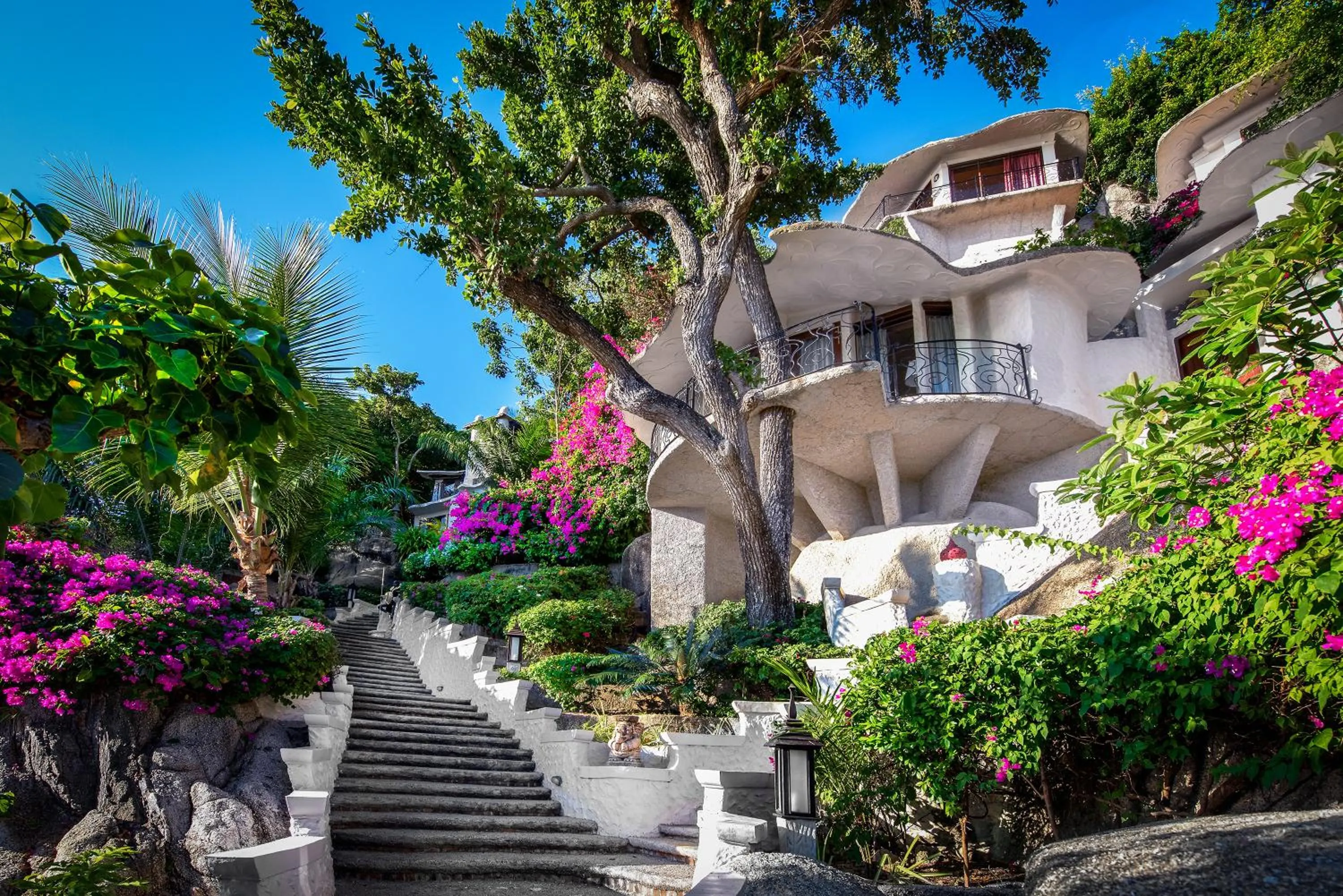 Garden in Jamahkiri Dive Resort & Spa