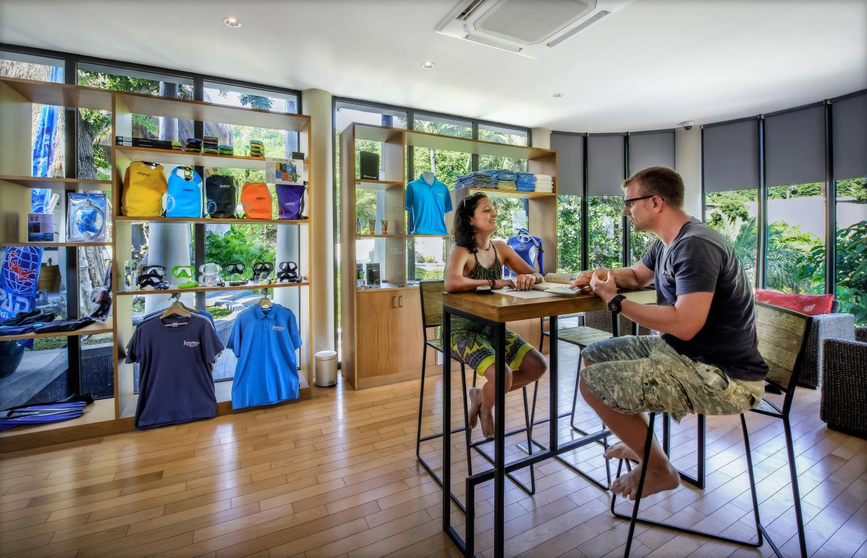 Diving in Jamahkiri Dive Resort & Spa