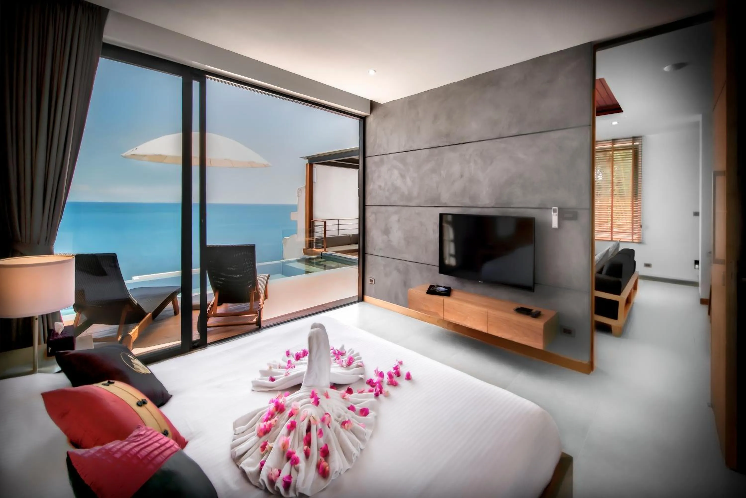 TV and multimedia, Bed in Jamahkiri Dive Resort & Spa