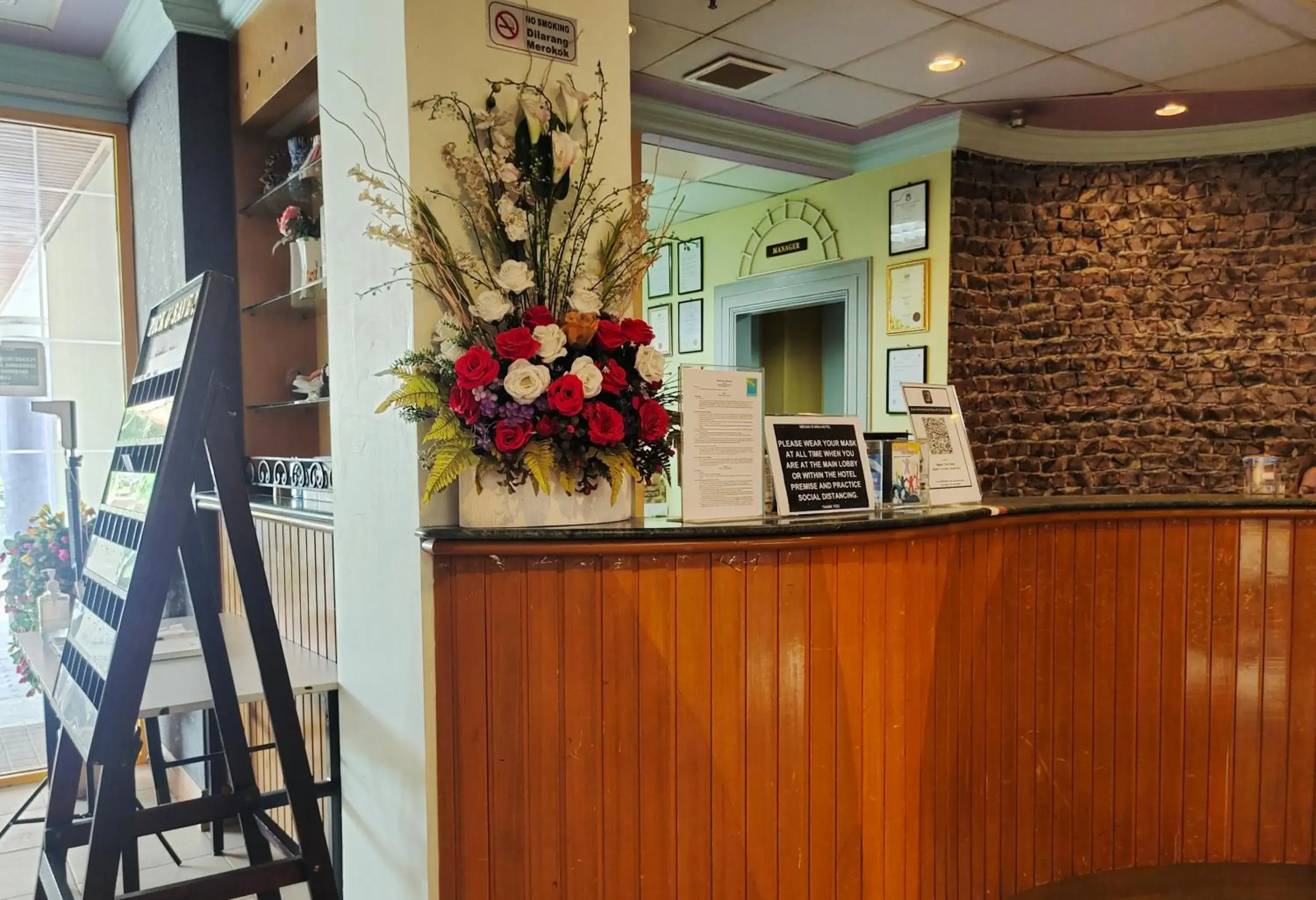 Property building in Megah D'aru Hotel Property building in Megah D'aru Hotel