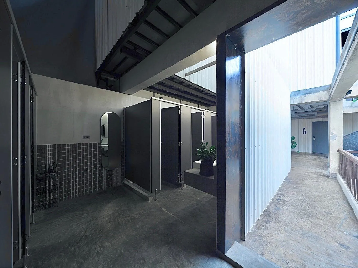 Bathroom in Thunder Bird Hostel