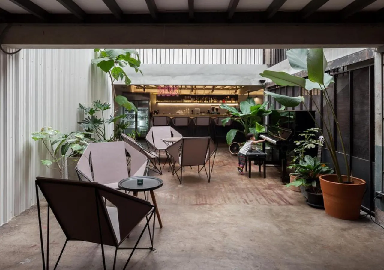 Restaurant/places to eat in Thunder Bird Hostel