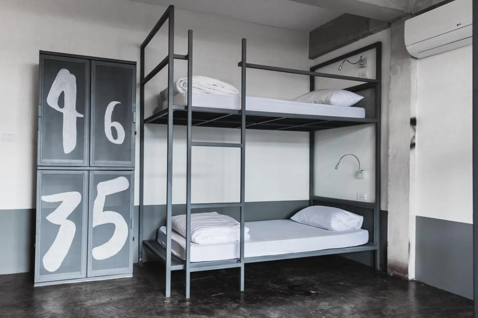 bunk bed, Bed in Thunder Bird Hostel