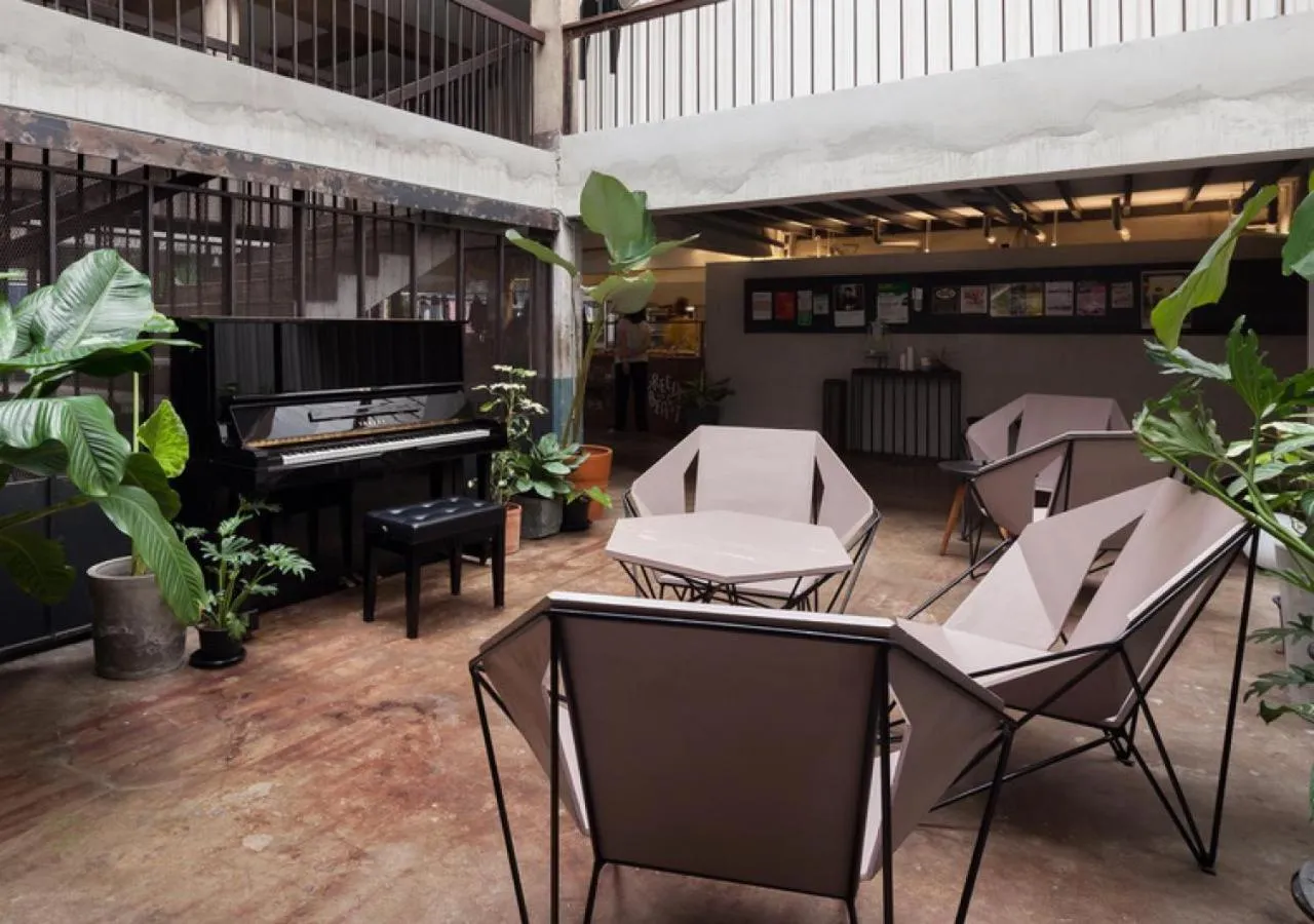 Restaurant/places to eat in Thunder Bird Hostel