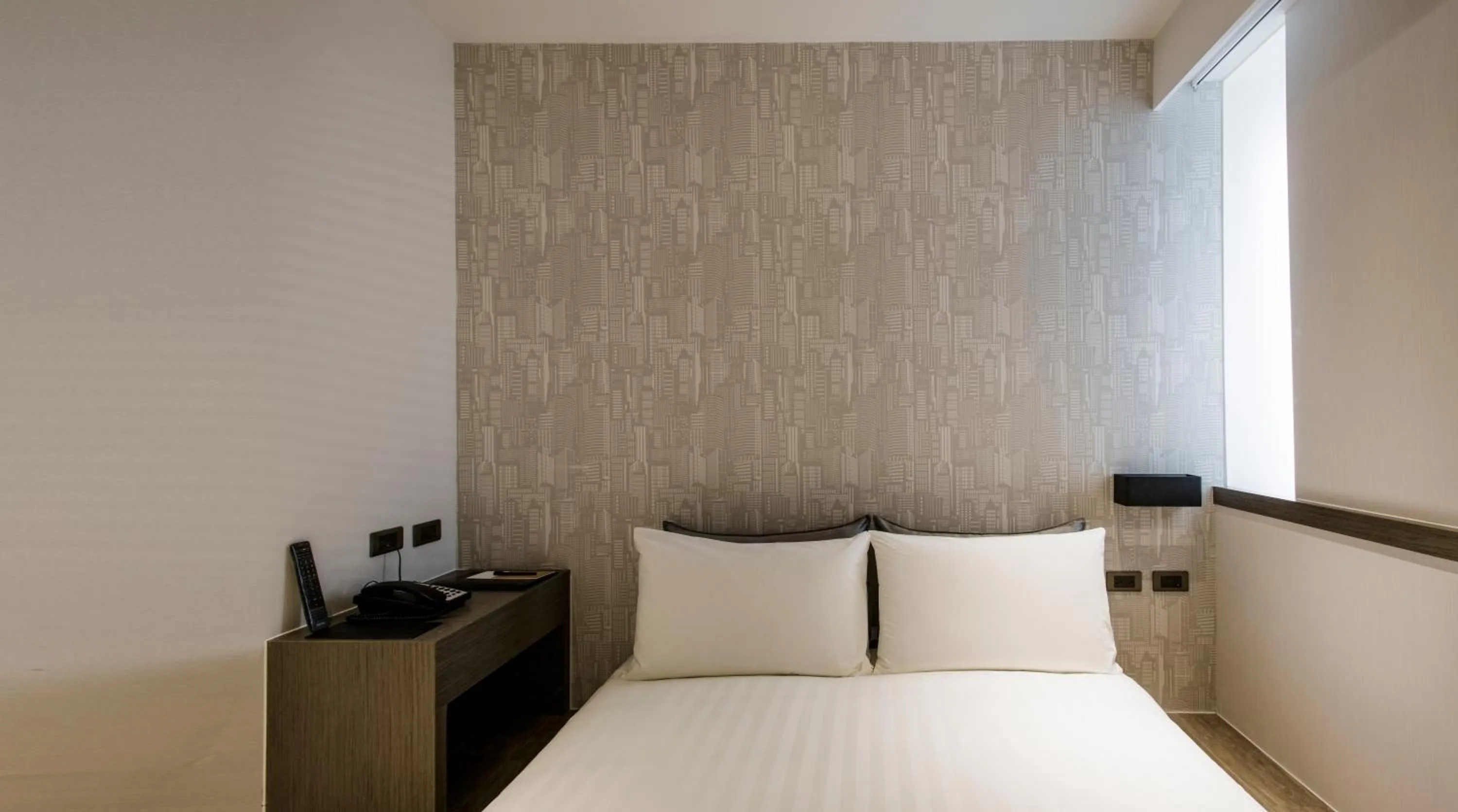 Bedroom, Bed in Wonstar Hotel