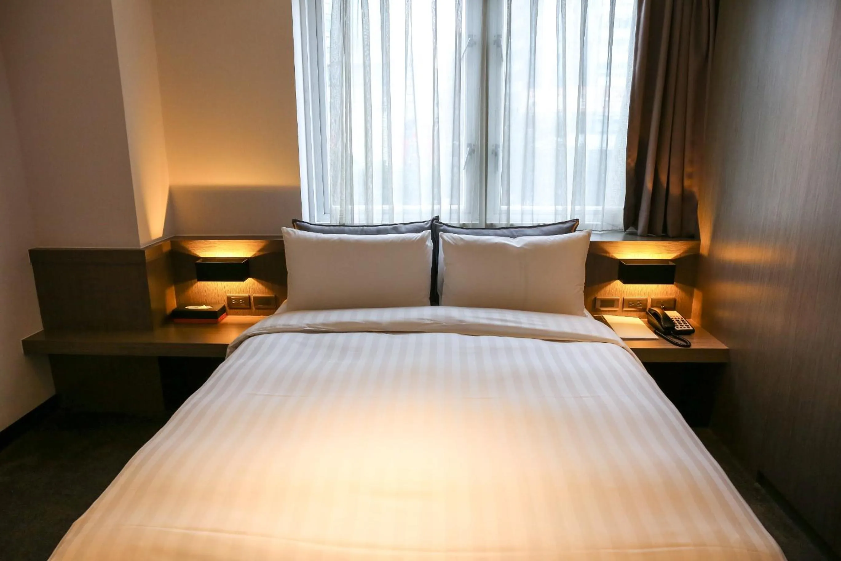 Photo of the whole room, Bed in Wonstar Hotel
