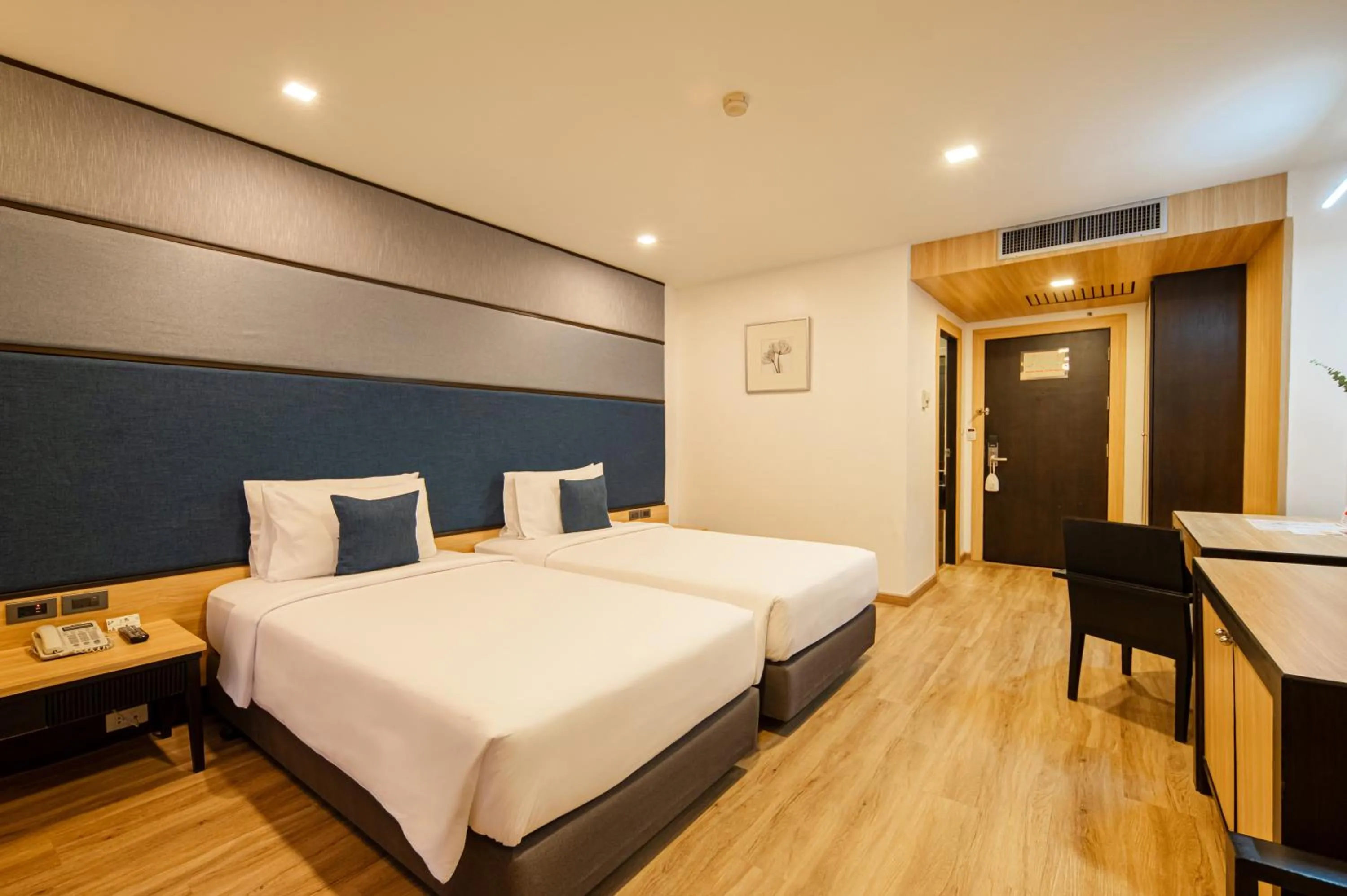 Bedroom, Bed in Sunbeam Hotel Pattaya