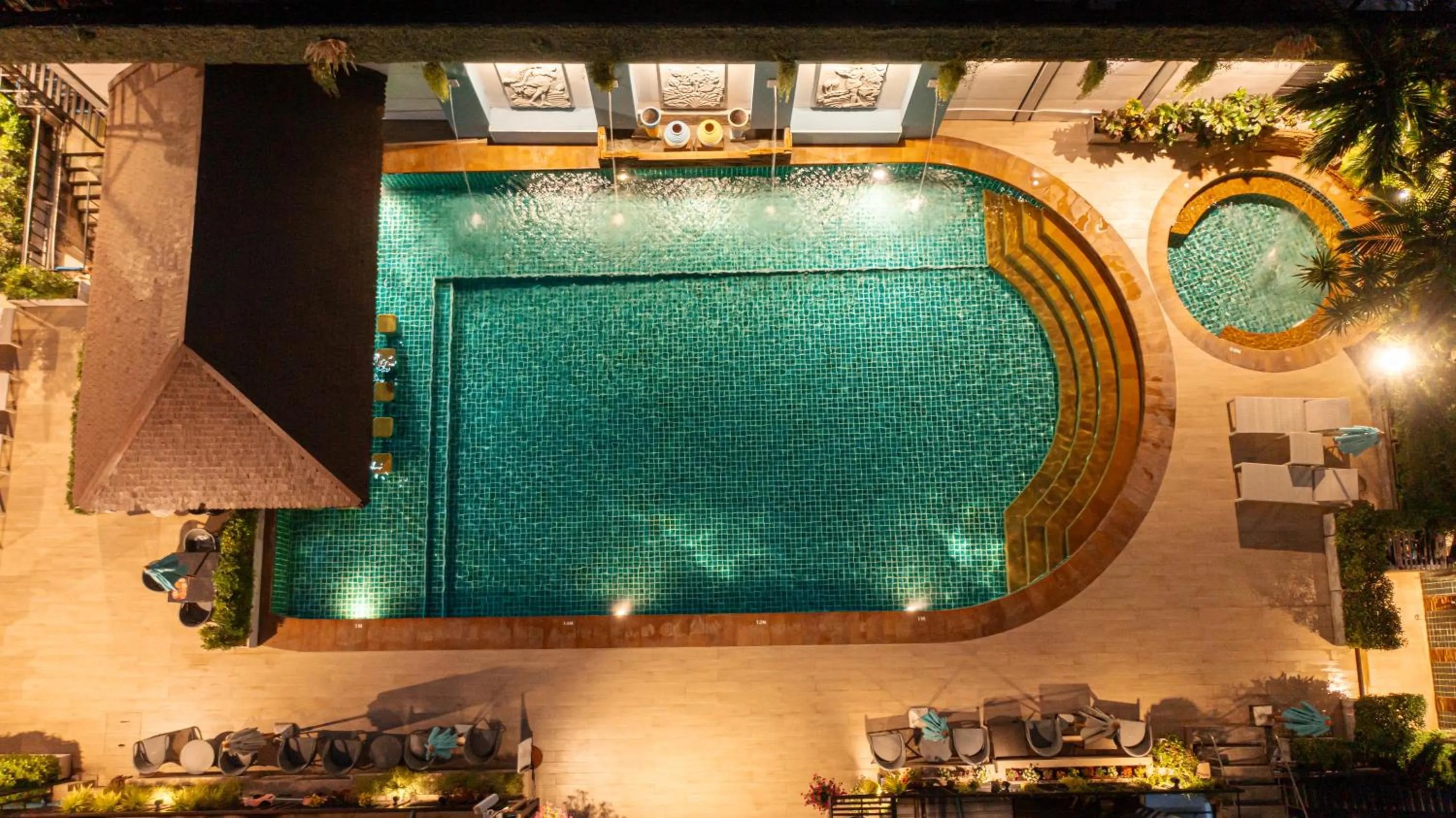 Night in Sunbeam Hotel Pattaya