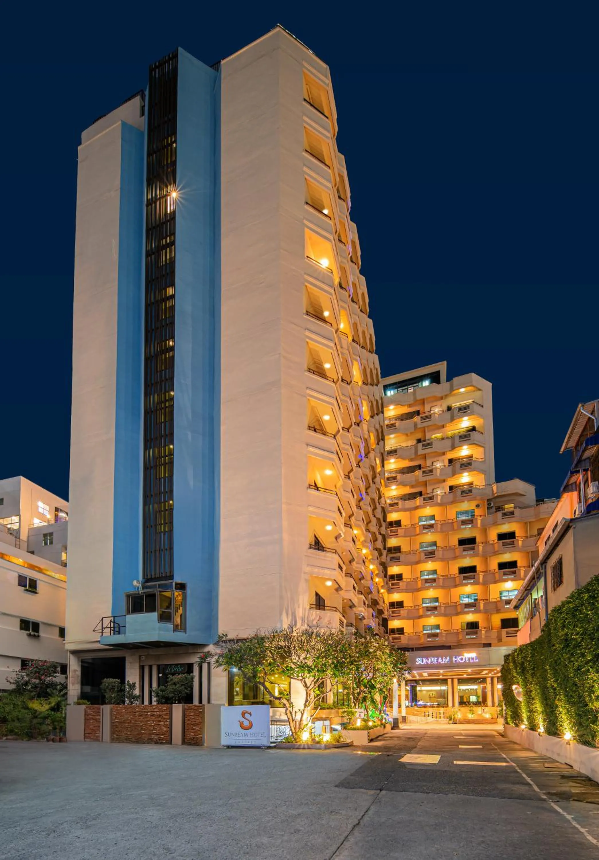 Property building in Sunbeam Hotel Pattaya