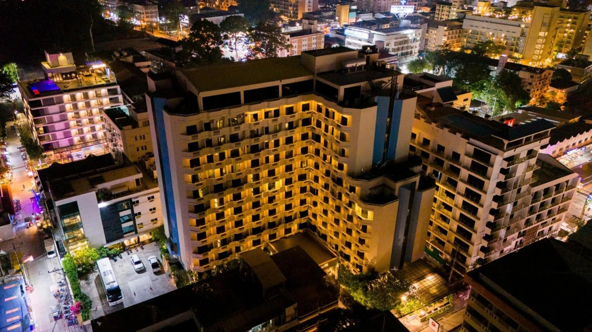 Property building in Sunbeam Hotel Pattaya