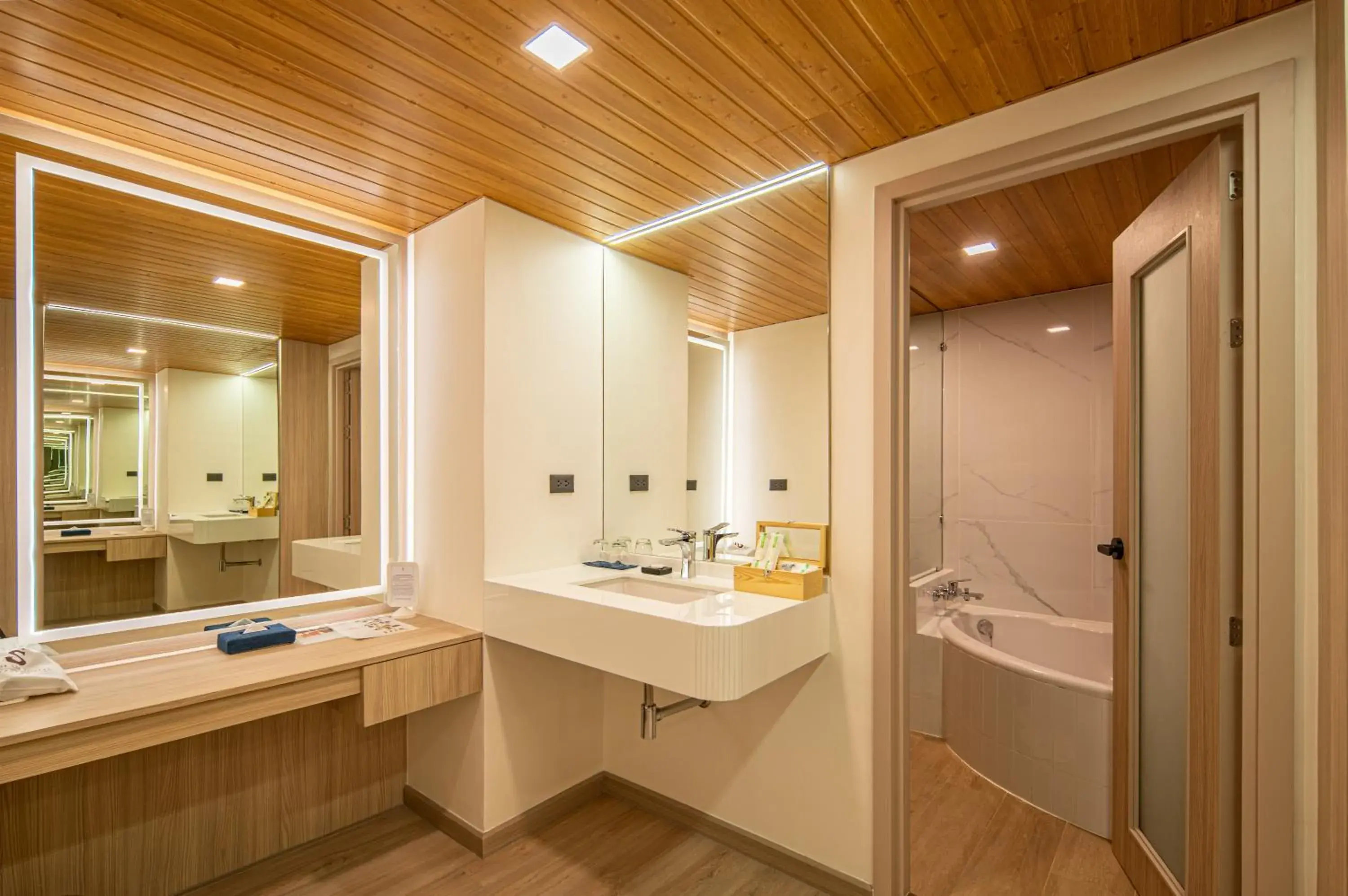 Bathroom in Sunbeam Hotel Pattaya Bathroom in Sunbeam Hotel Pattaya