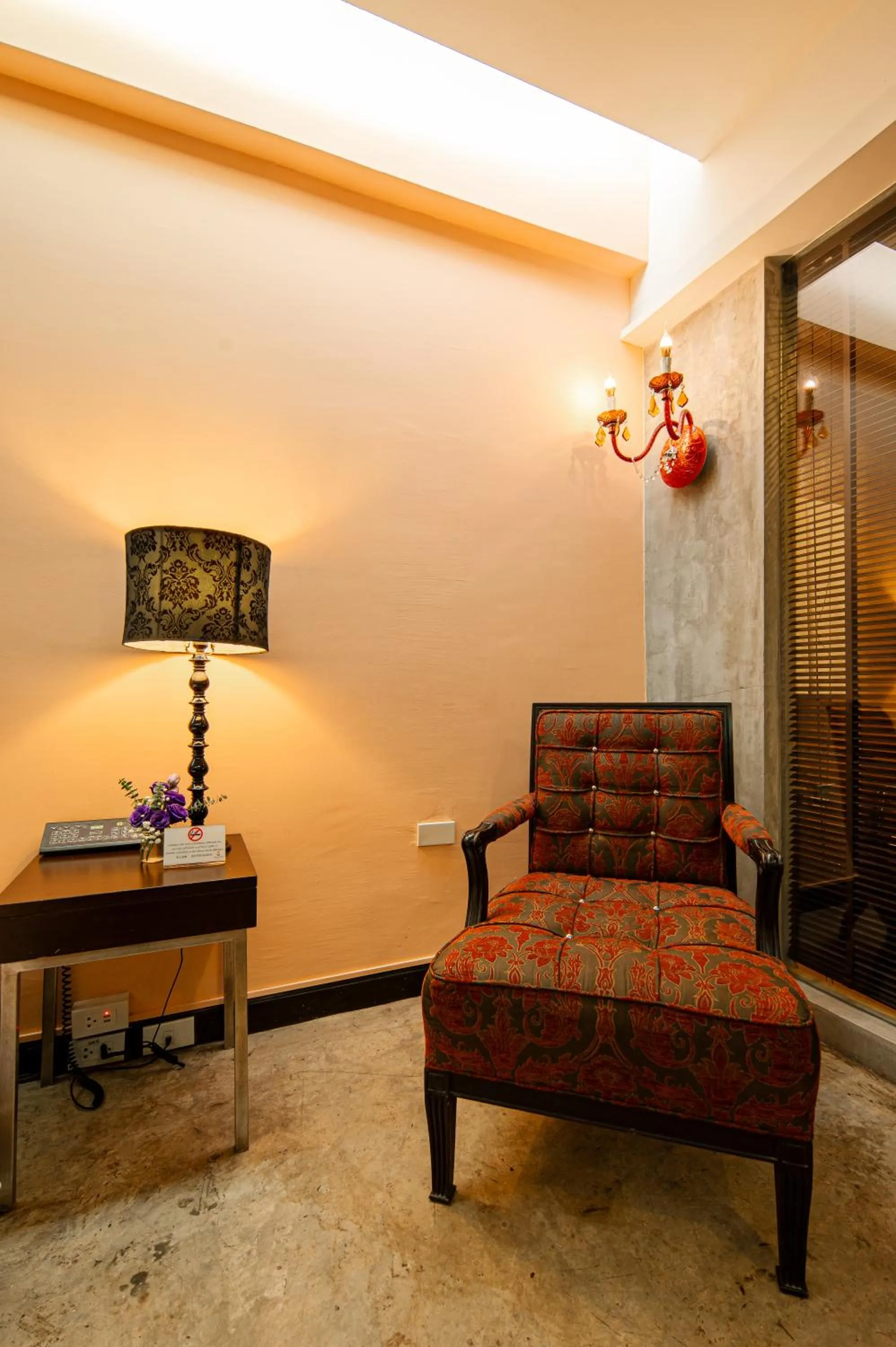 Seating area in Sunbeam Hotel Pattaya