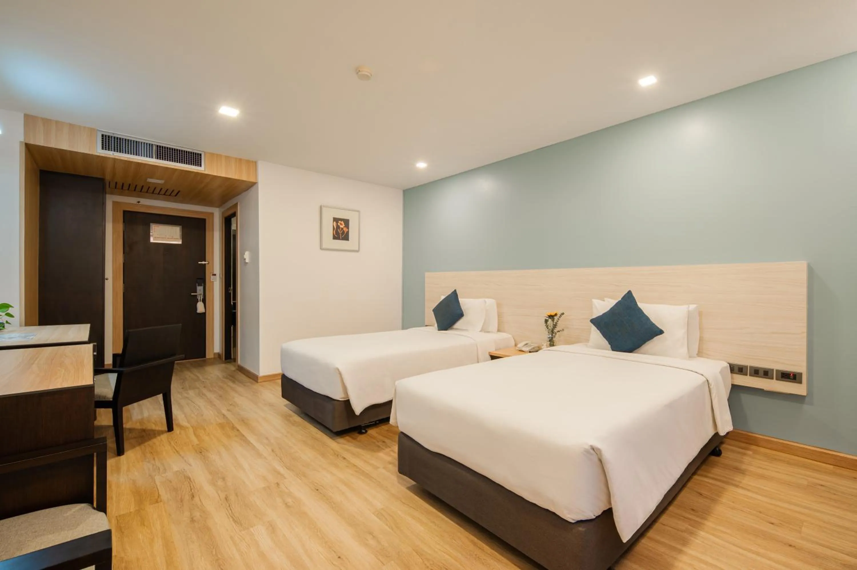 Bedroom, Bed in Sunbeam Hotel Pattaya