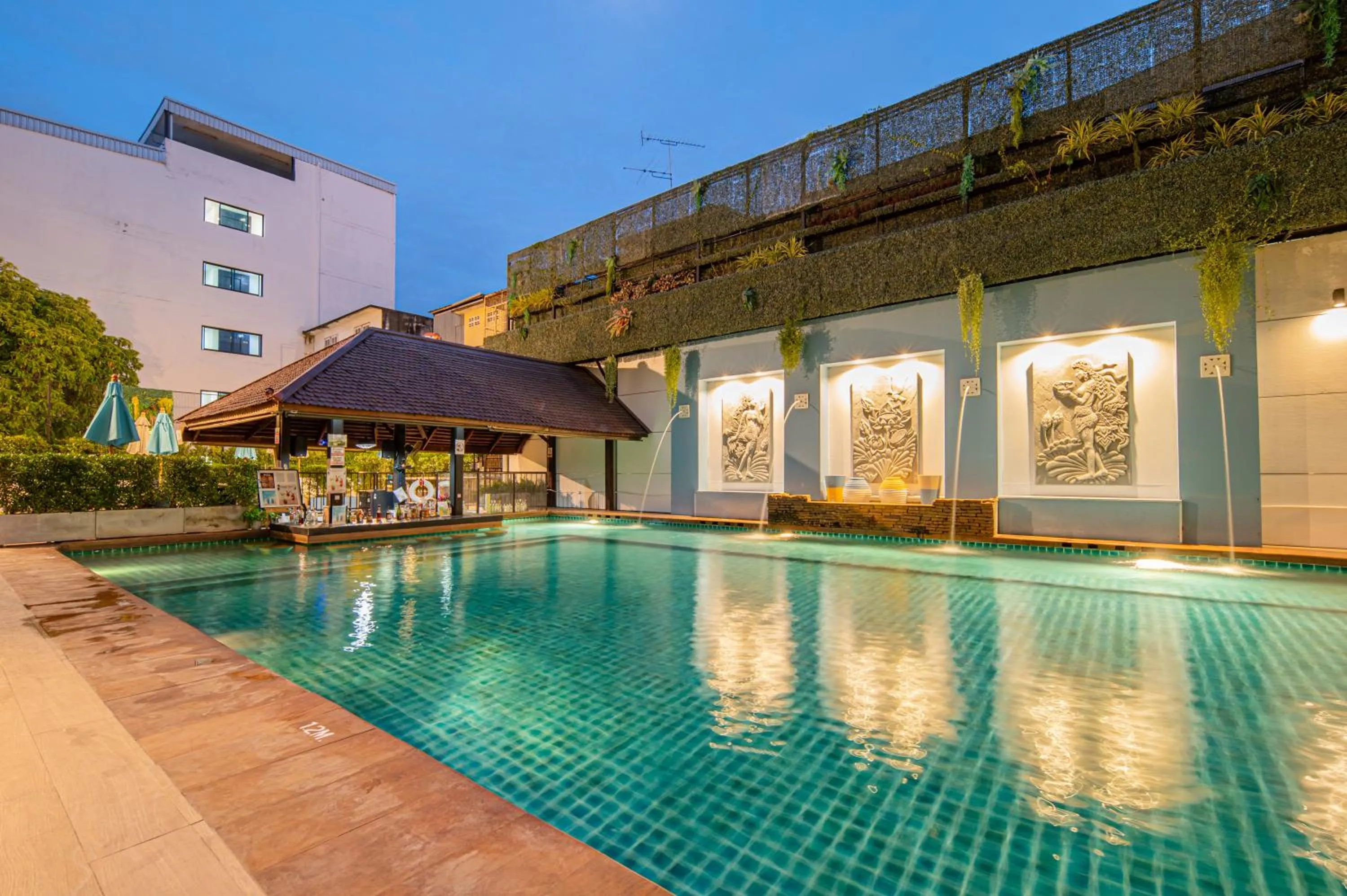 Swimming pool in Sunbeam Hotel Pattaya