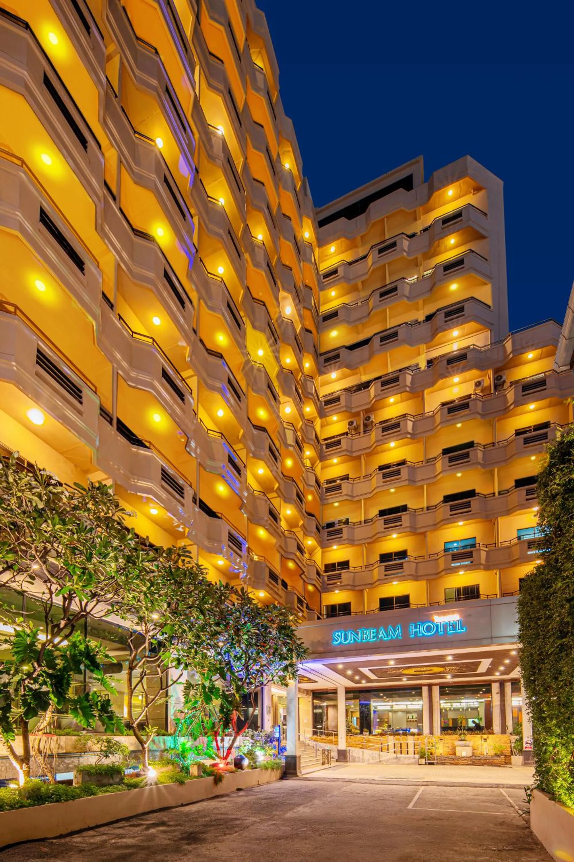 Property building in Sunbeam Hotel Pattaya