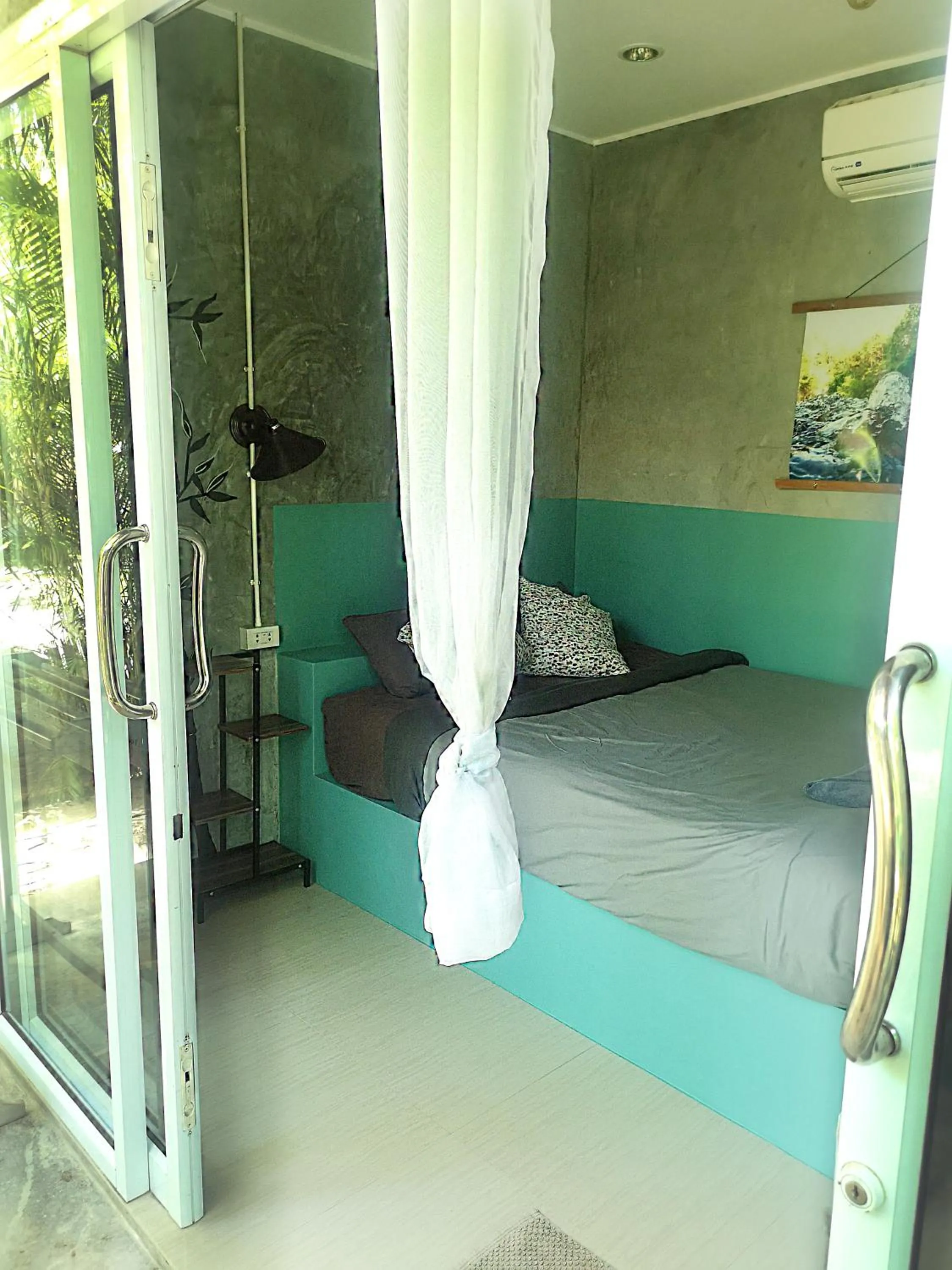 Balcony/Terrace, Bed in SeaEsta Beach