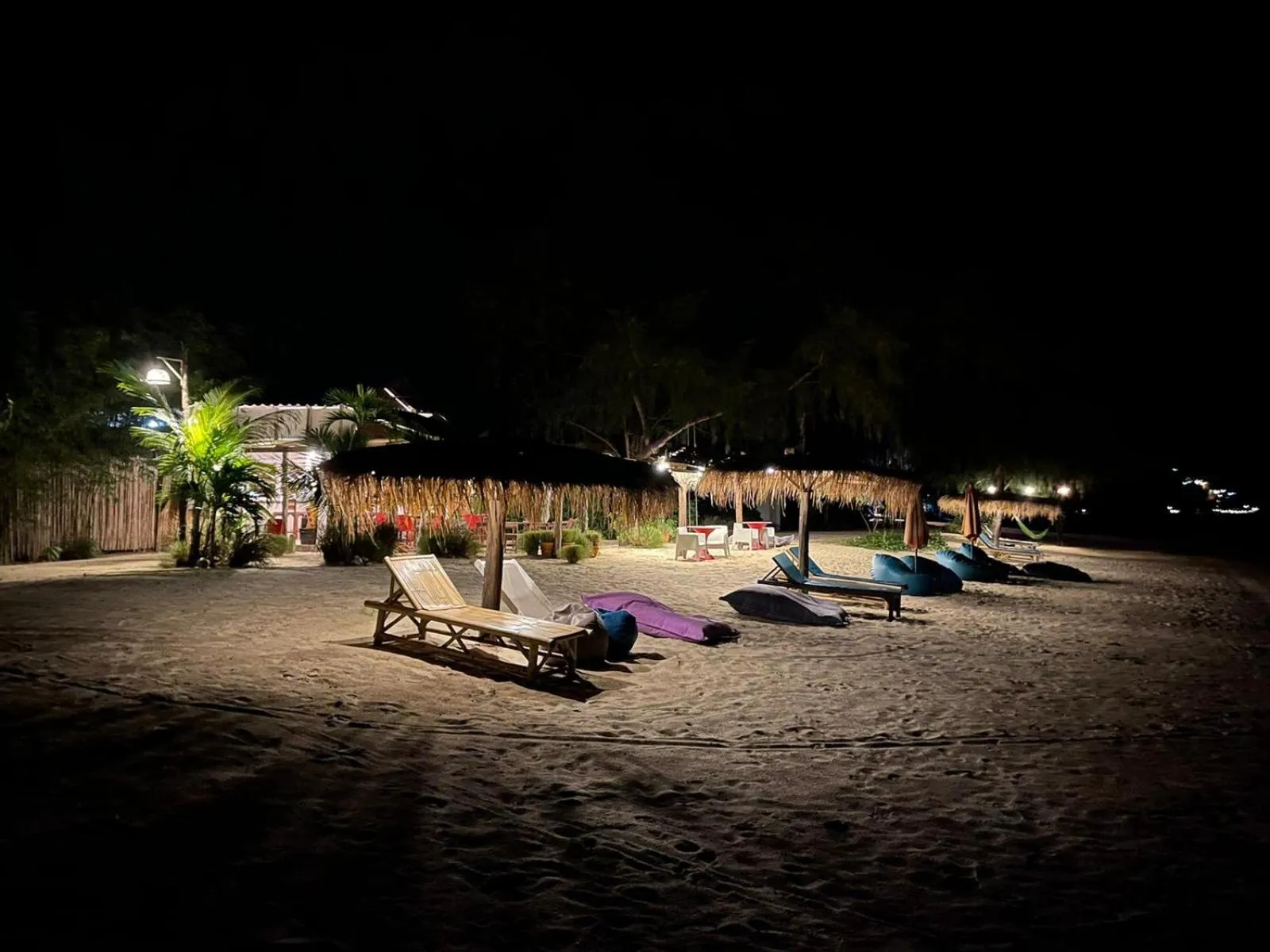 Night in SeaEsta Beach