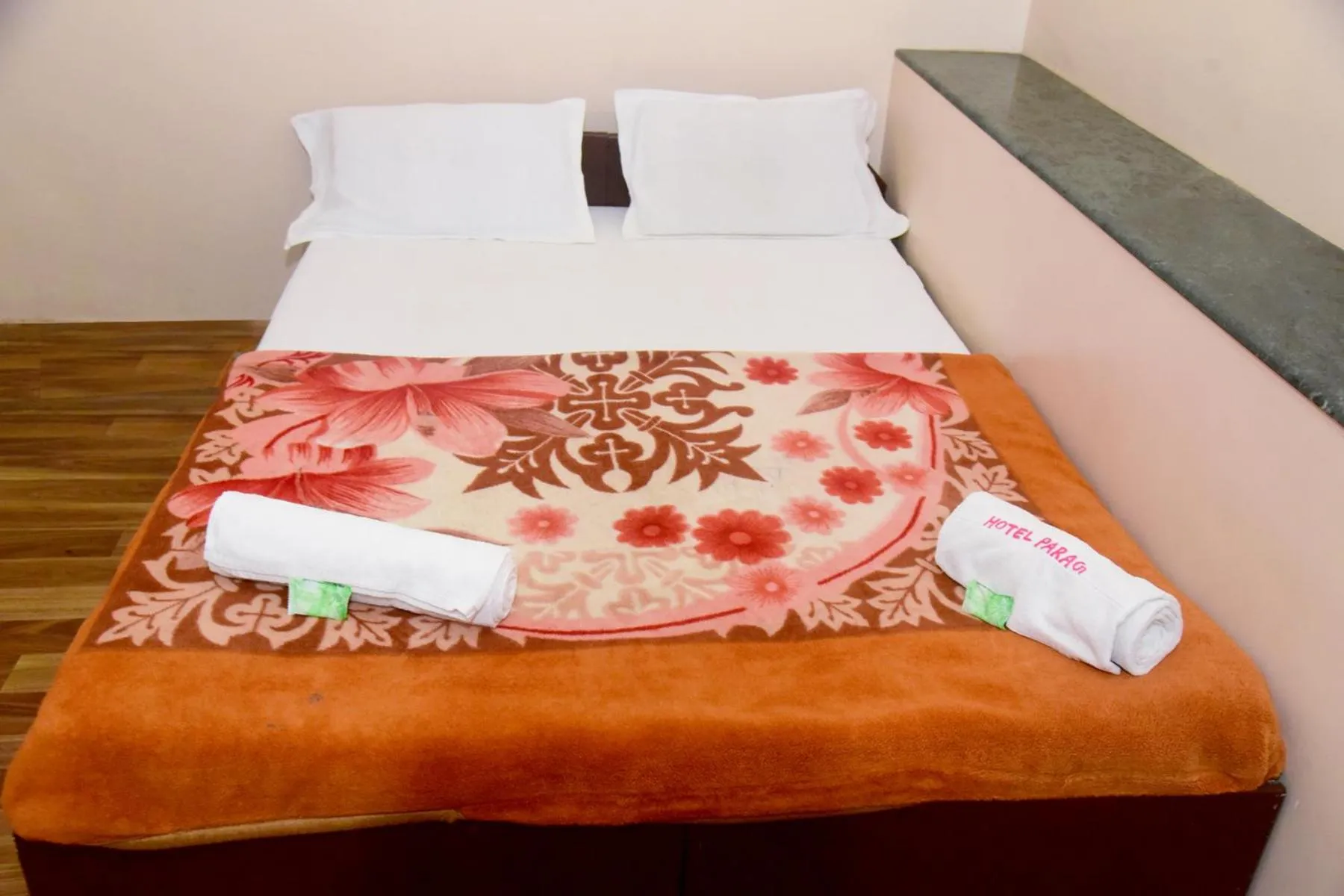 Bed in Hotel Parag