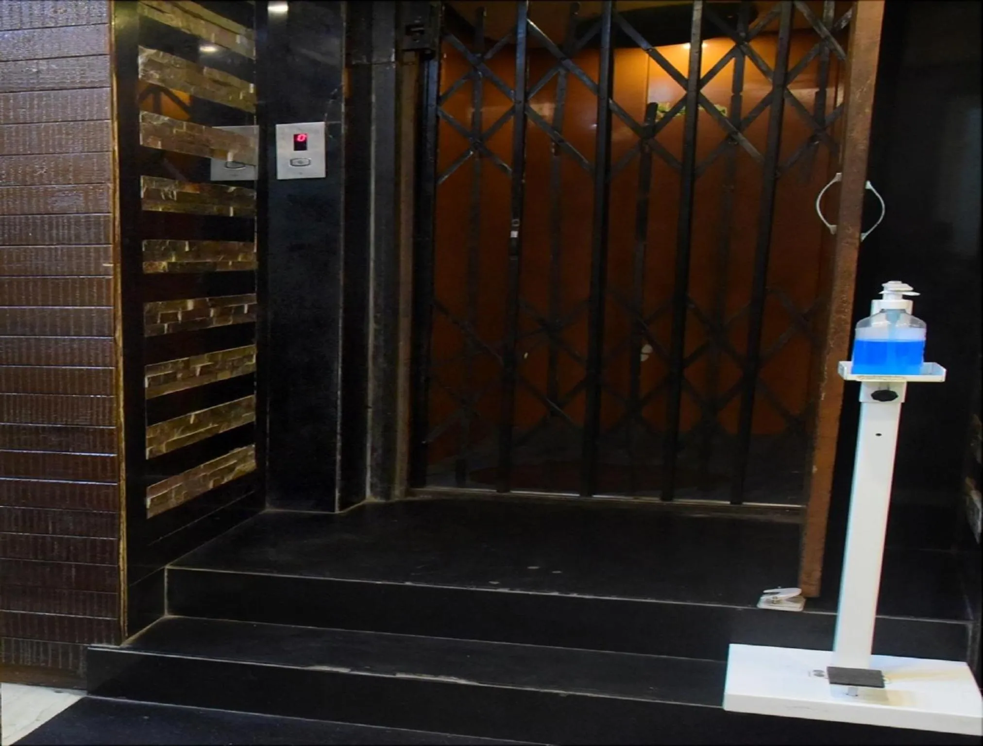 Facade/entrance in Hotel Parag