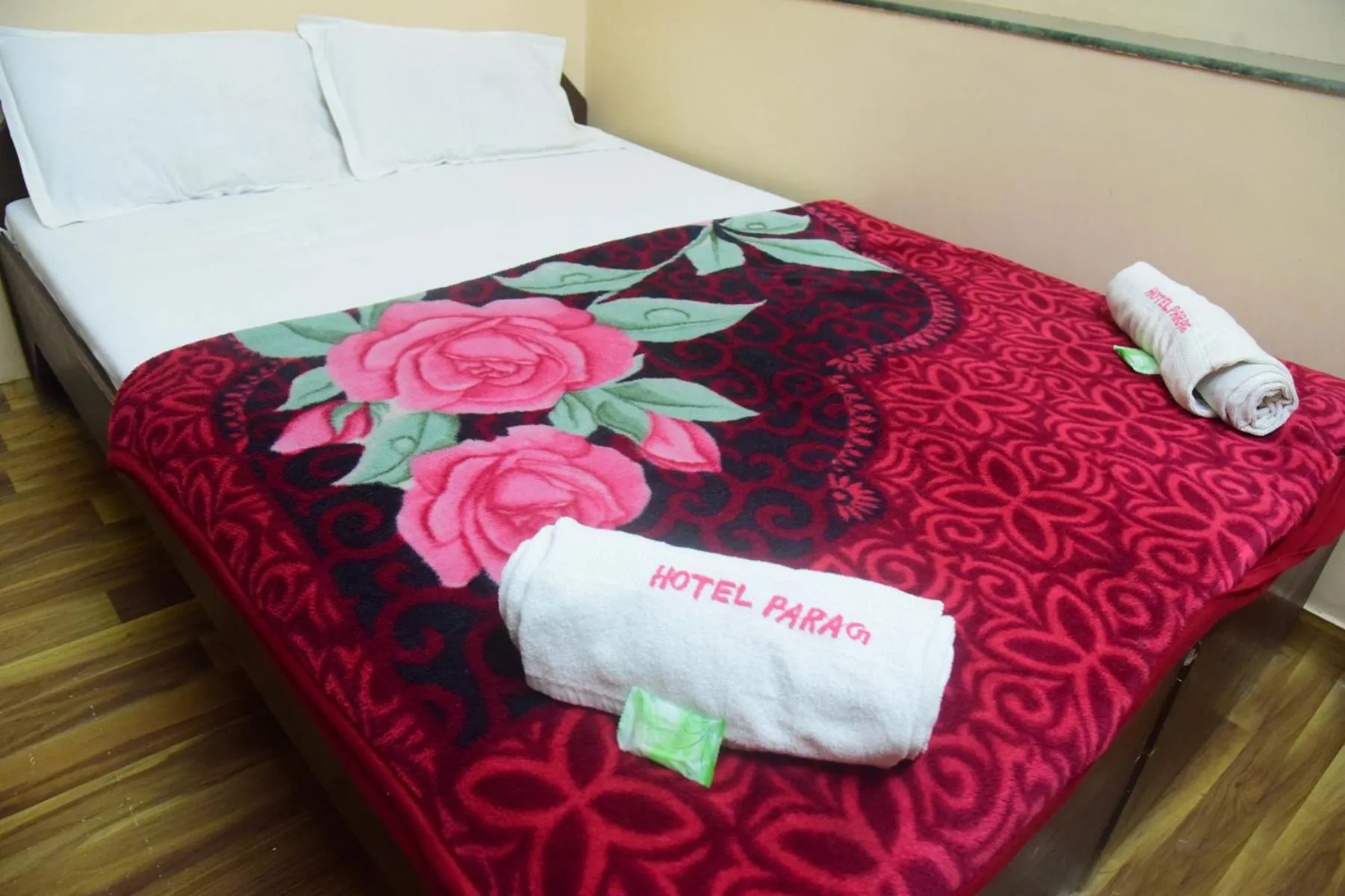 Bed in Hotel Parag