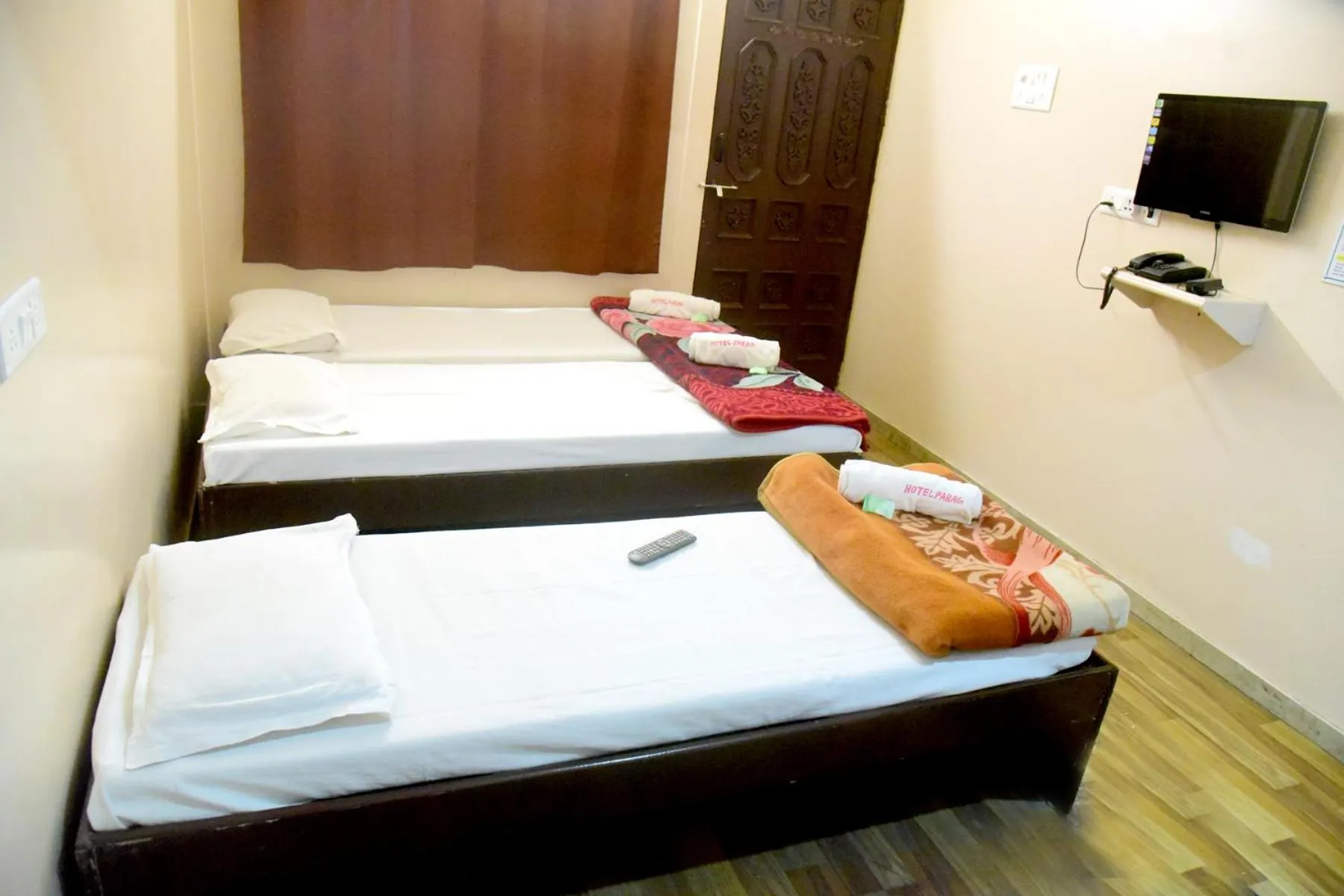 Bed in Hotel Parag