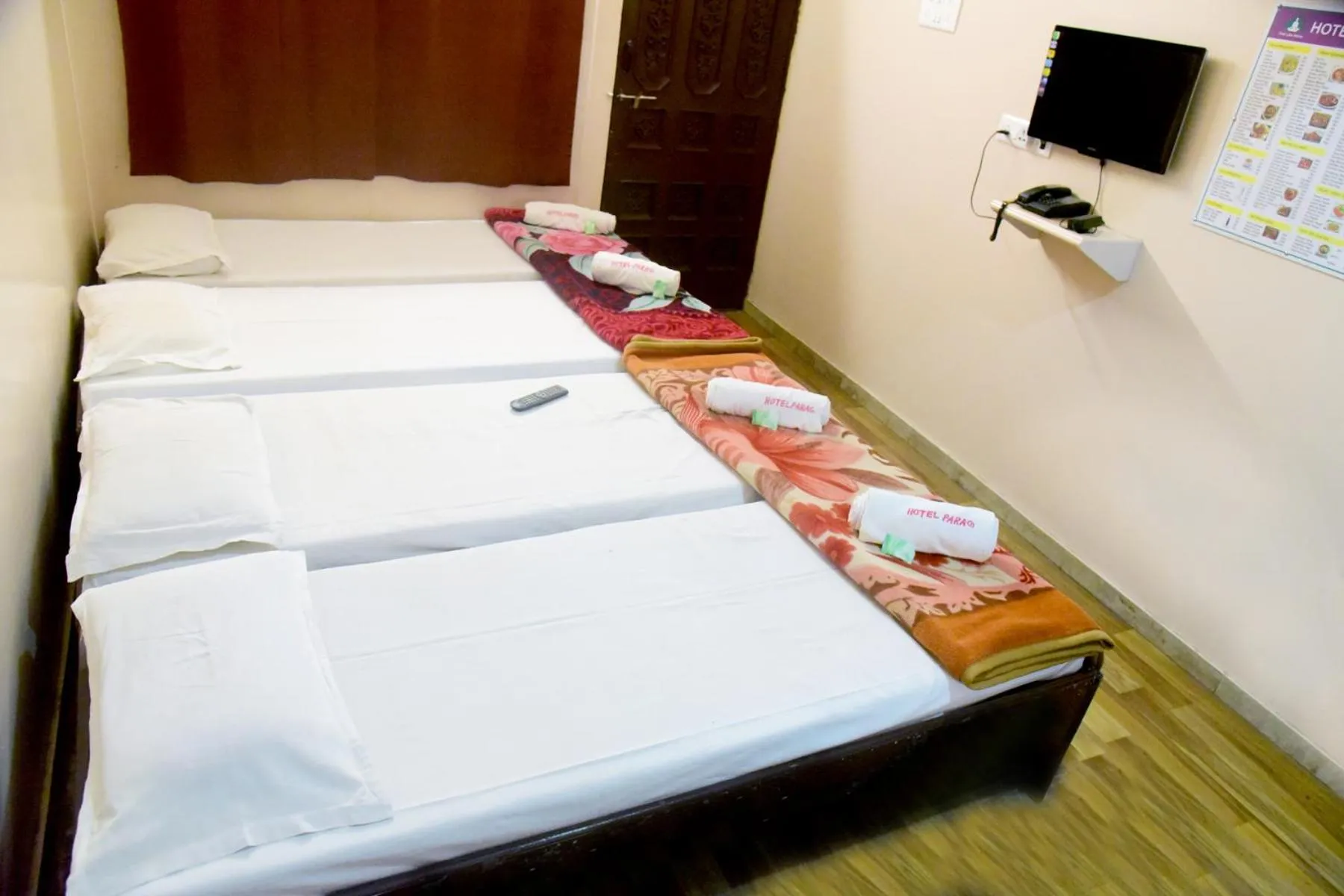 Bed in Hotel Parag