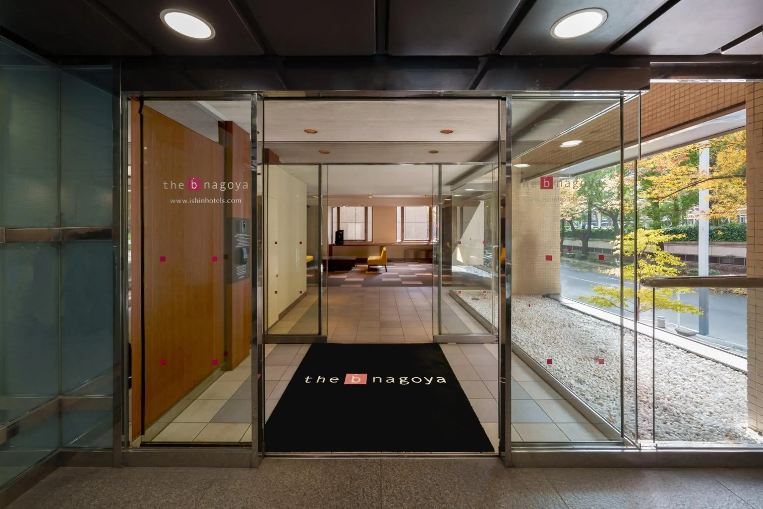 Facade/entrance in the b nagoya Facade/entrance in the b nagoya