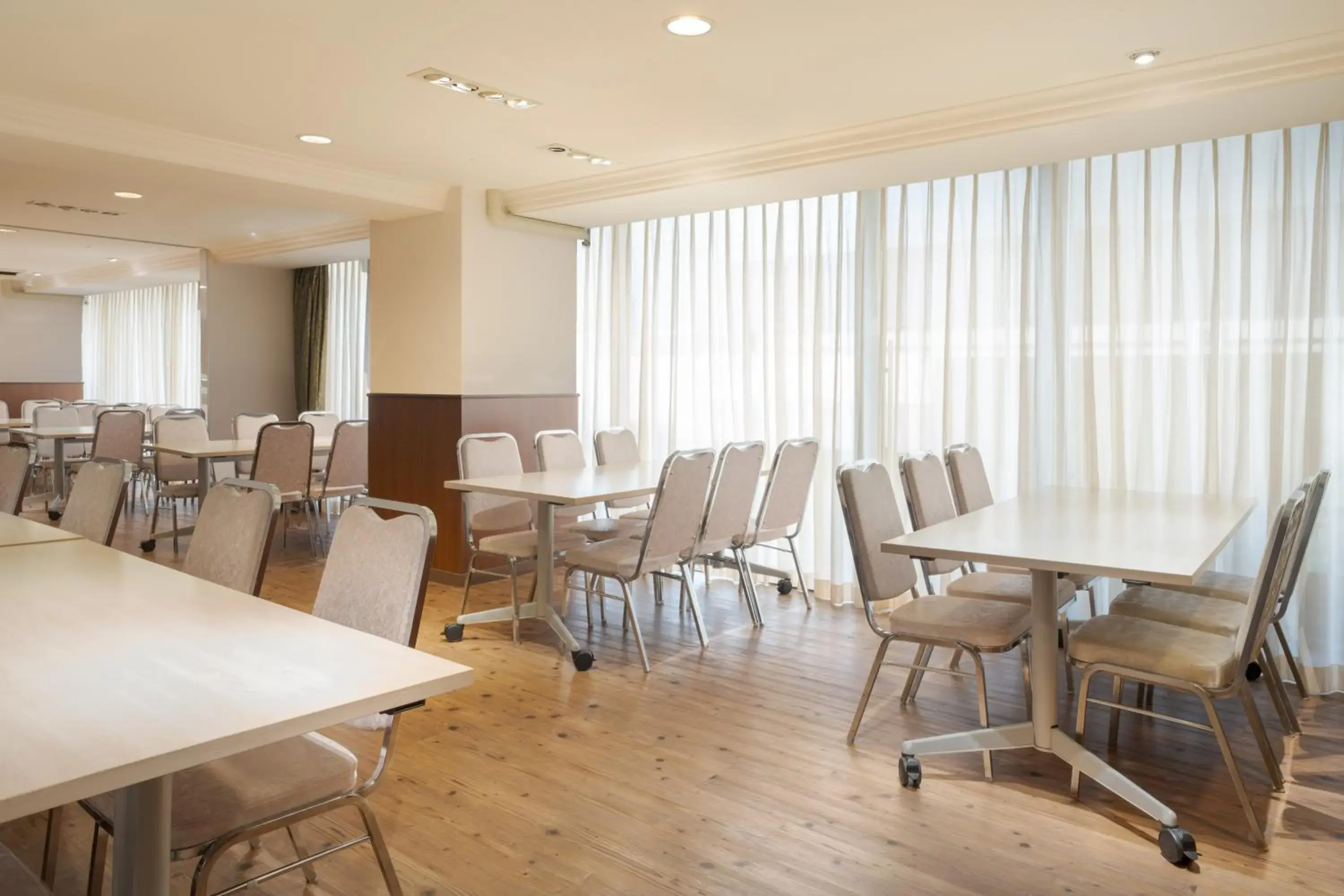 Restaurant/places to eat in the b nagoya Restaurant/places to eat in the b nagoya