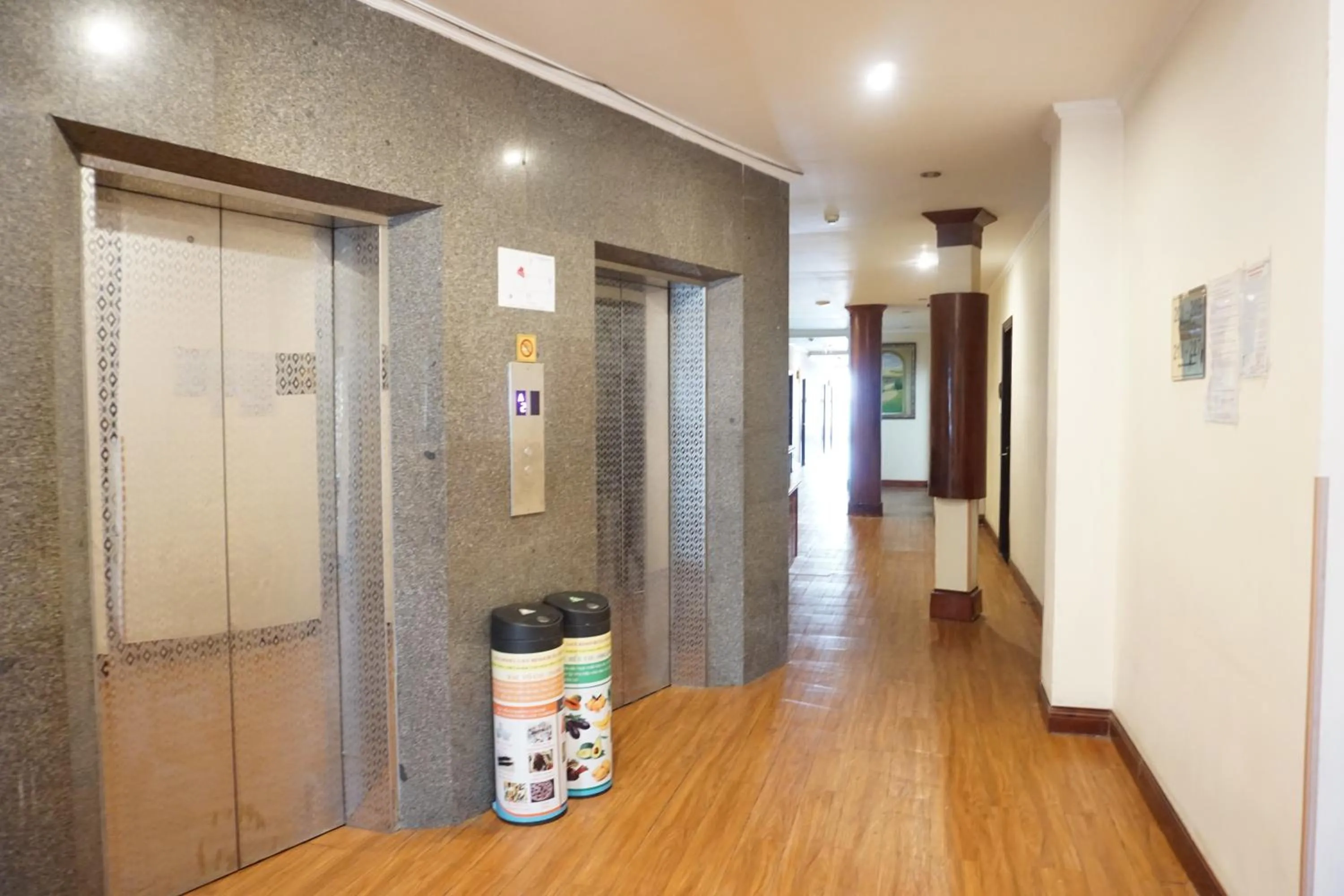 elevator in Dong Khanh Hotel