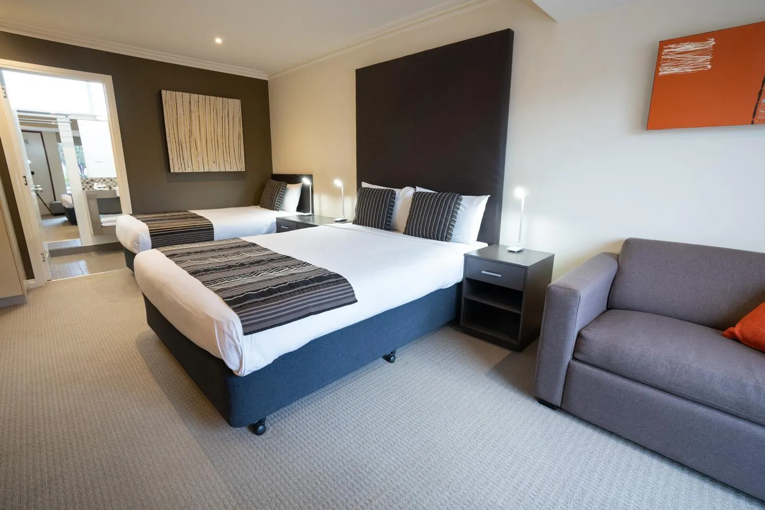 Bedroom, Bed in Sovereign Park Motor Inn
