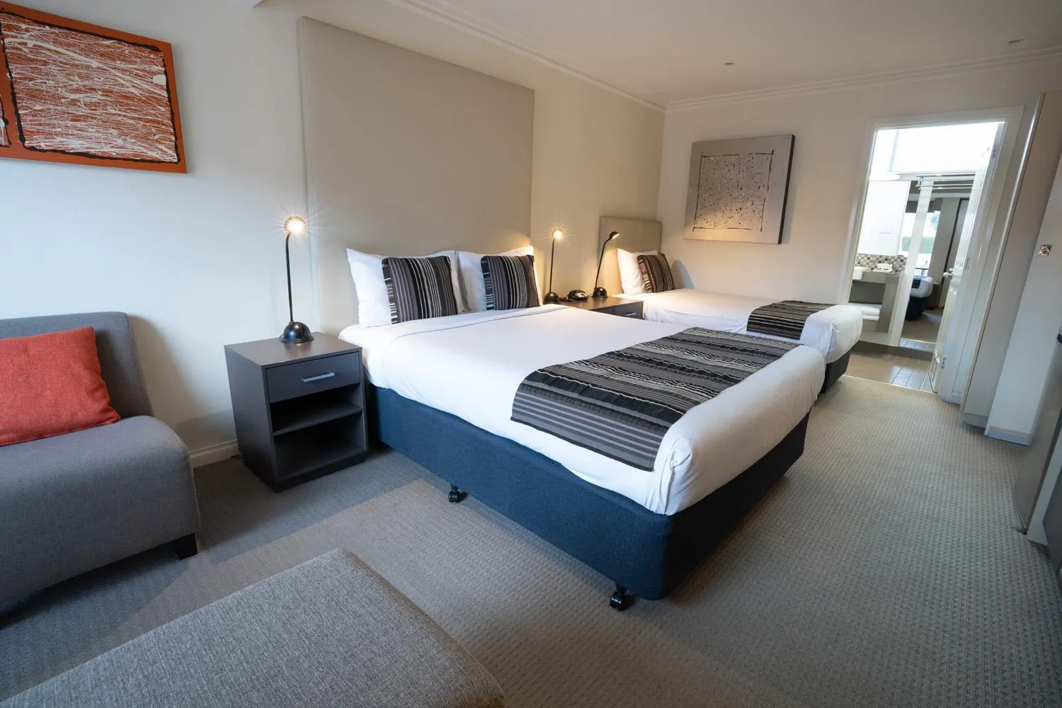 Bedroom, Bed in Sovereign Park Motor Inn