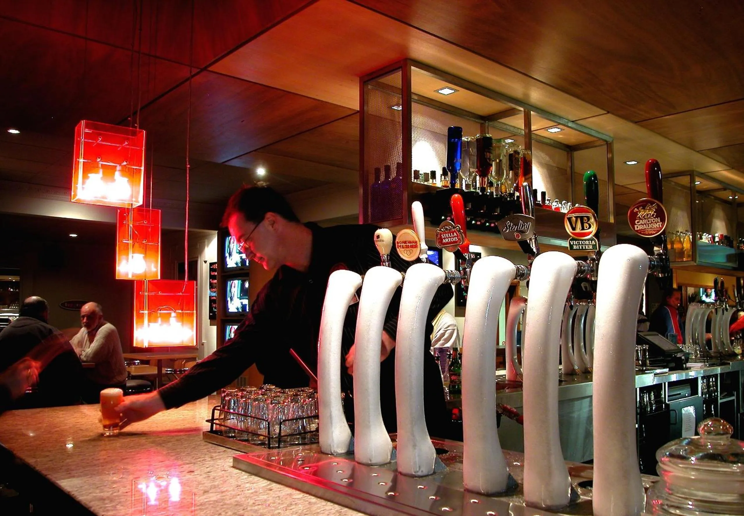 Lounge or bar in Sovereign Park Motor Inn