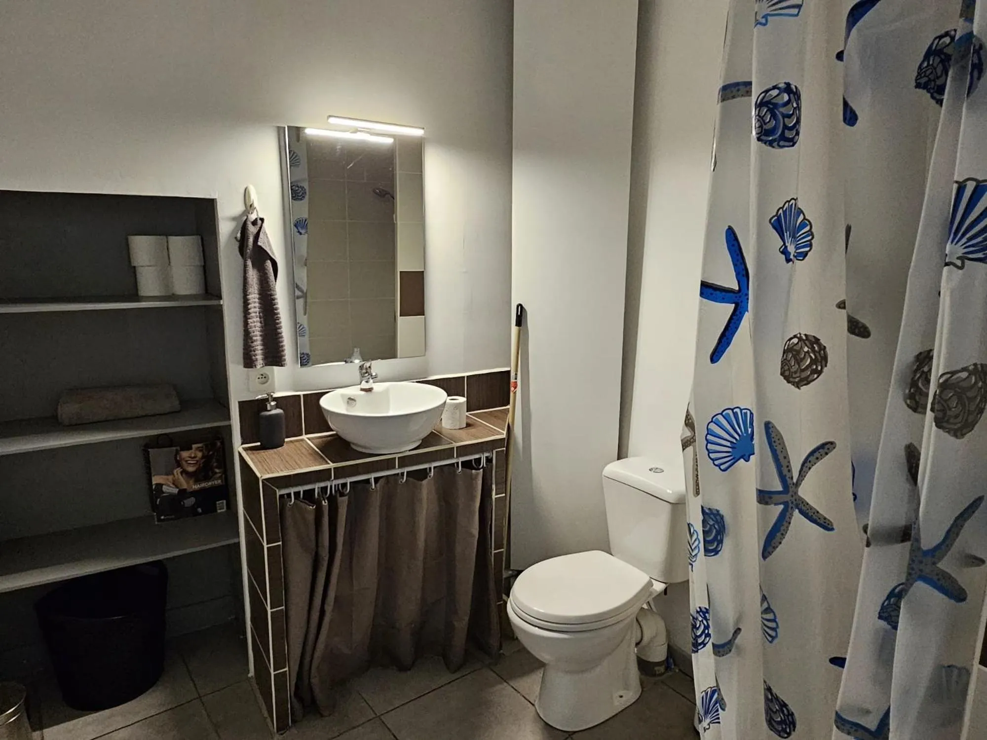 Bathroom in Meung sur Loire sur la route des Châteaux